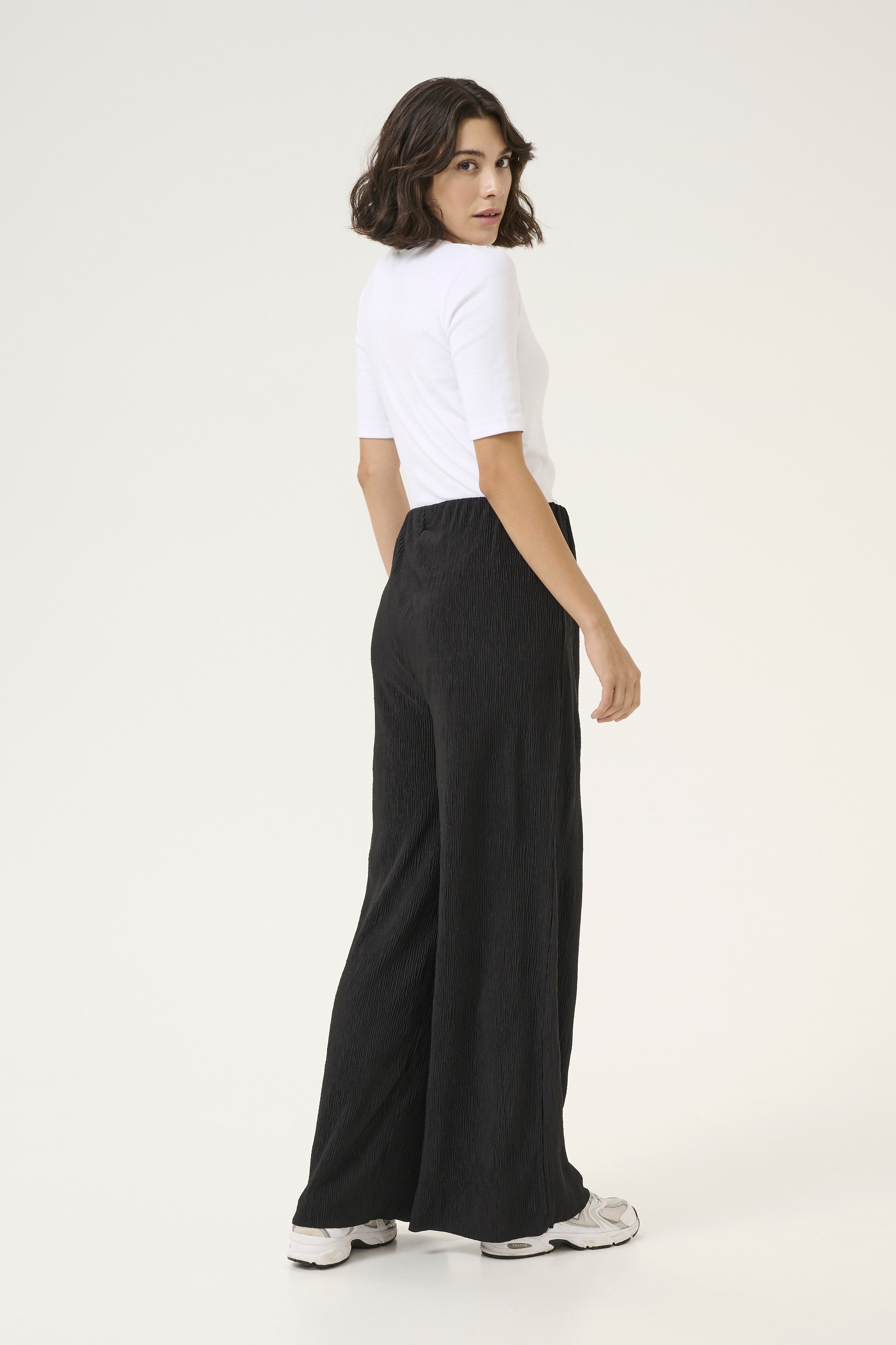 KAiben Trousers LOOKBOOK BACK 10509752-100121