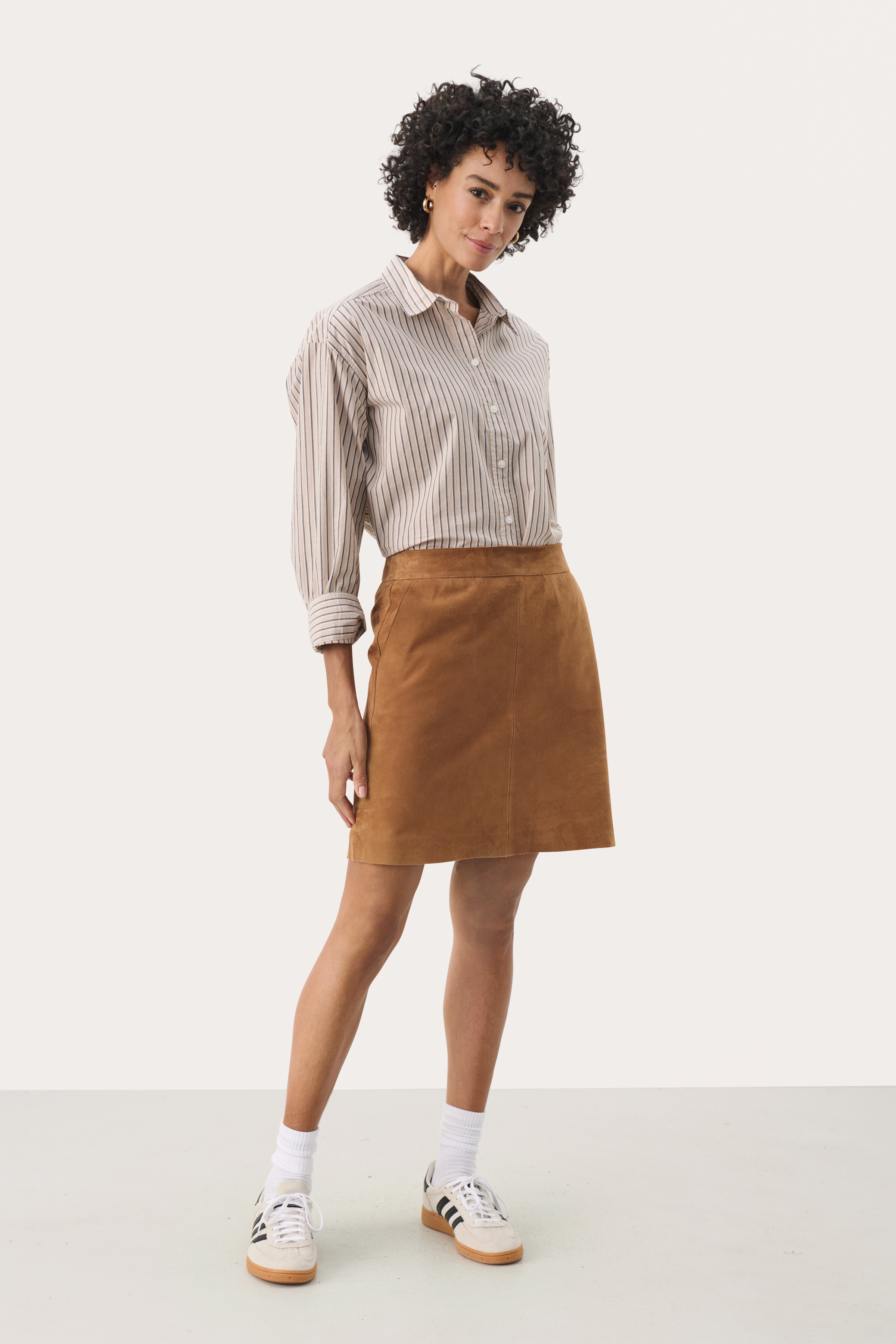 LingsaPW Kjol LOOKBOOK FRONT 30309351-181029