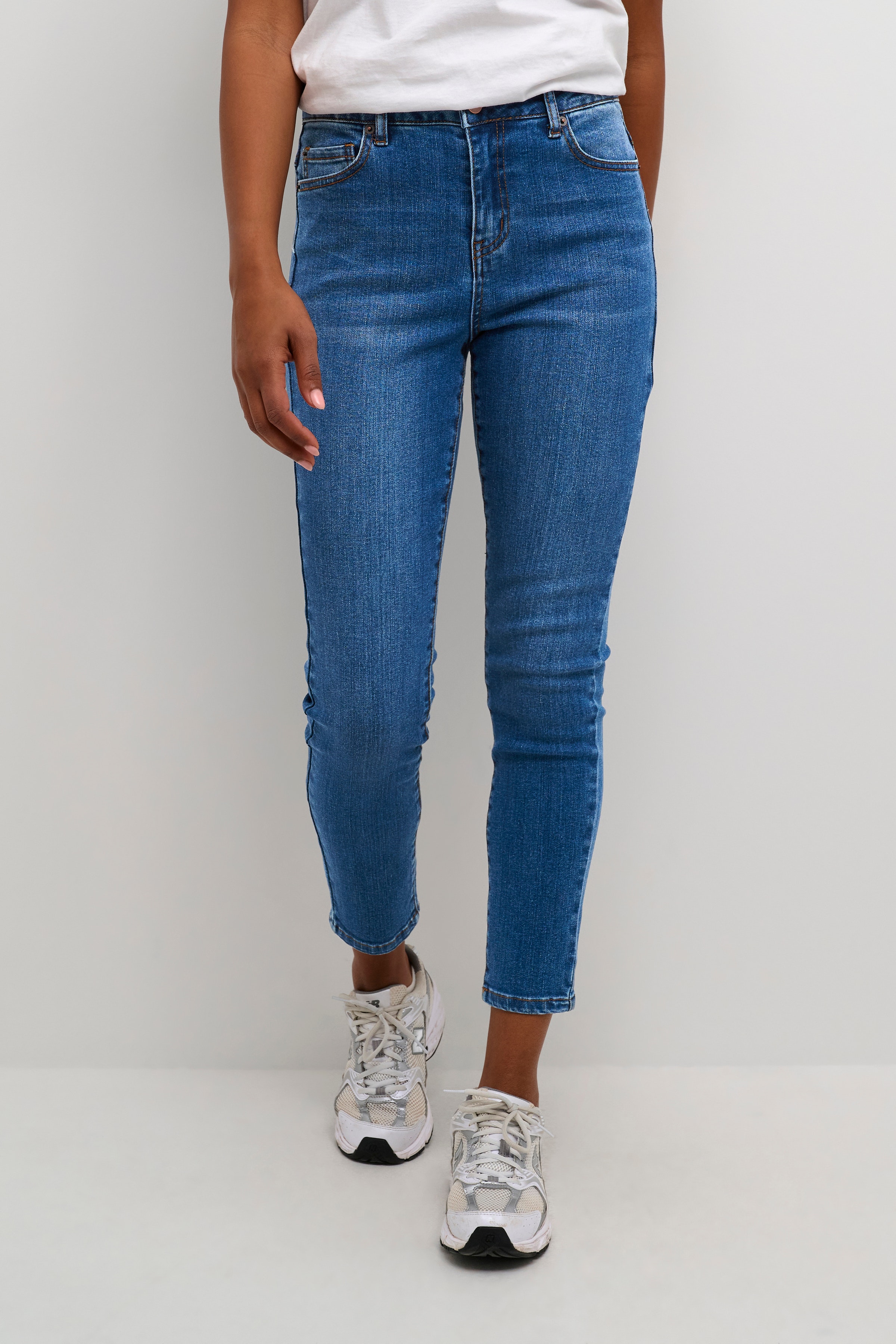 KAsinem Cropped Jeans LOOKBOOK FRONT 10506130-102272