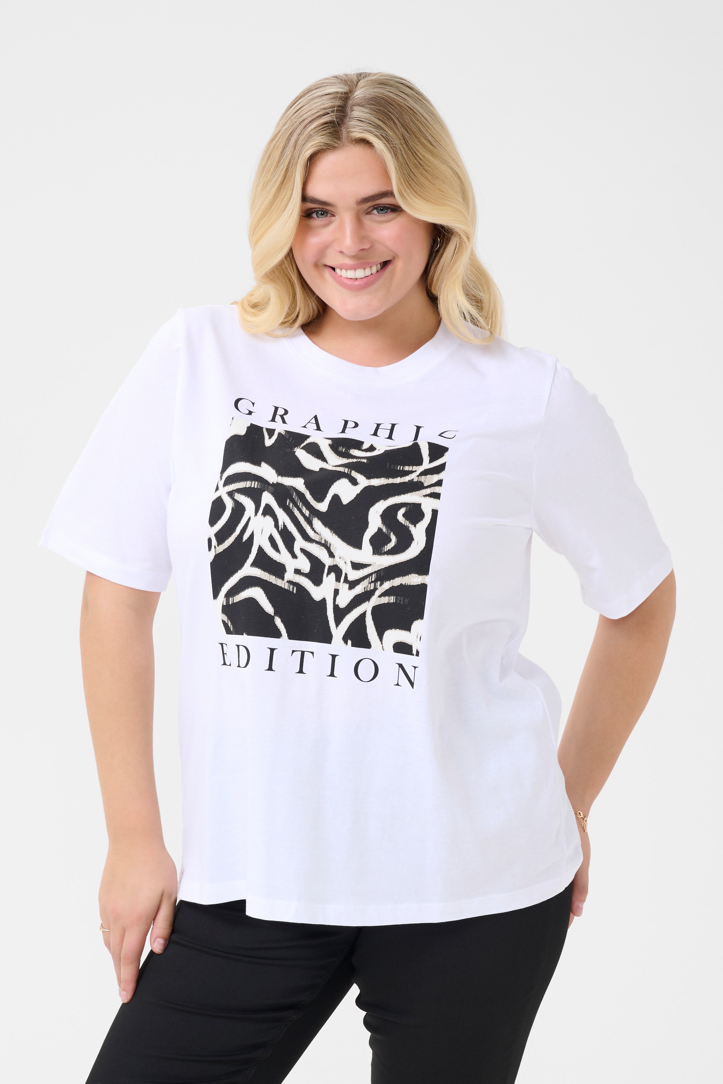 KCviva T-shirt LOOKBOOK FRONT 10583499-107791