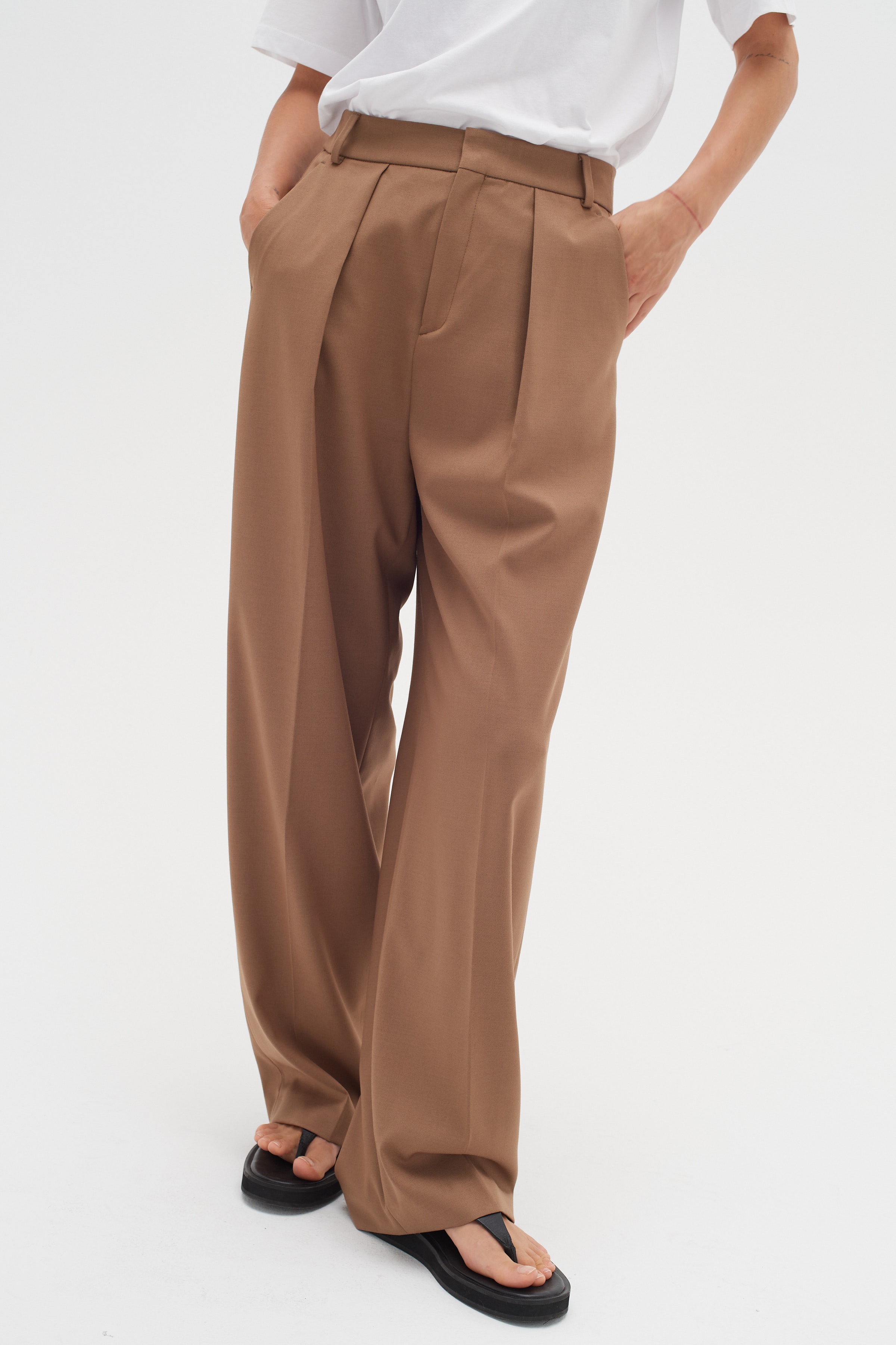 ZaiIW Wide Trousers LOOKBOOK FRONT 30109221-300872