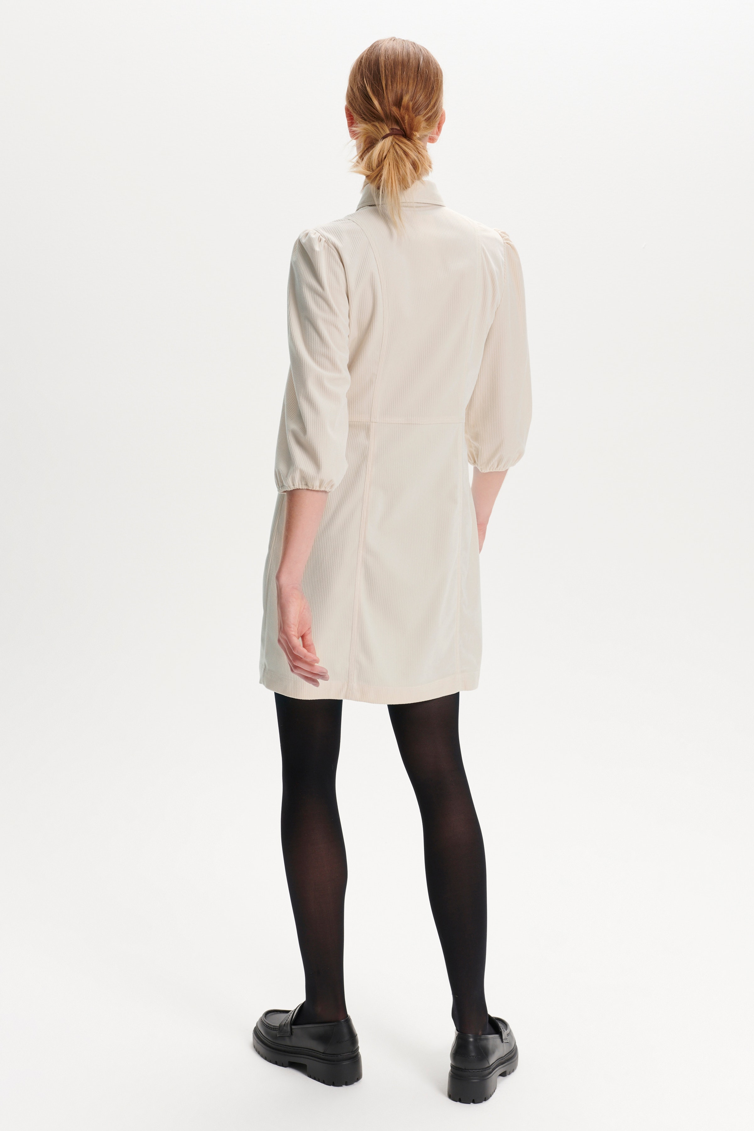  SLIlia Dress 3/4

 LOOKBOOK BACK 30405656-130907