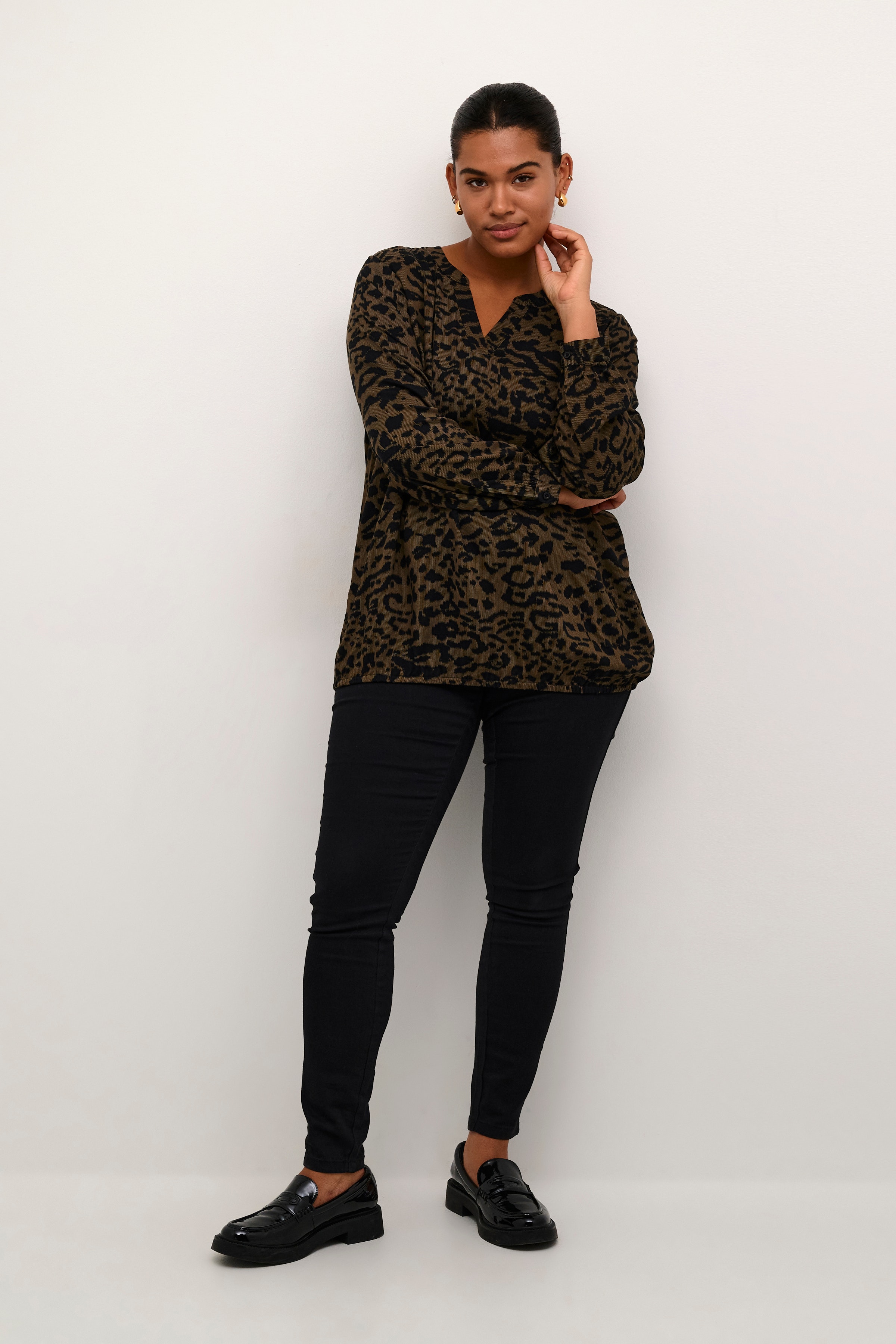 KCdiana Leopard Blouse LOOKBOOK FRONT 10581815-106279