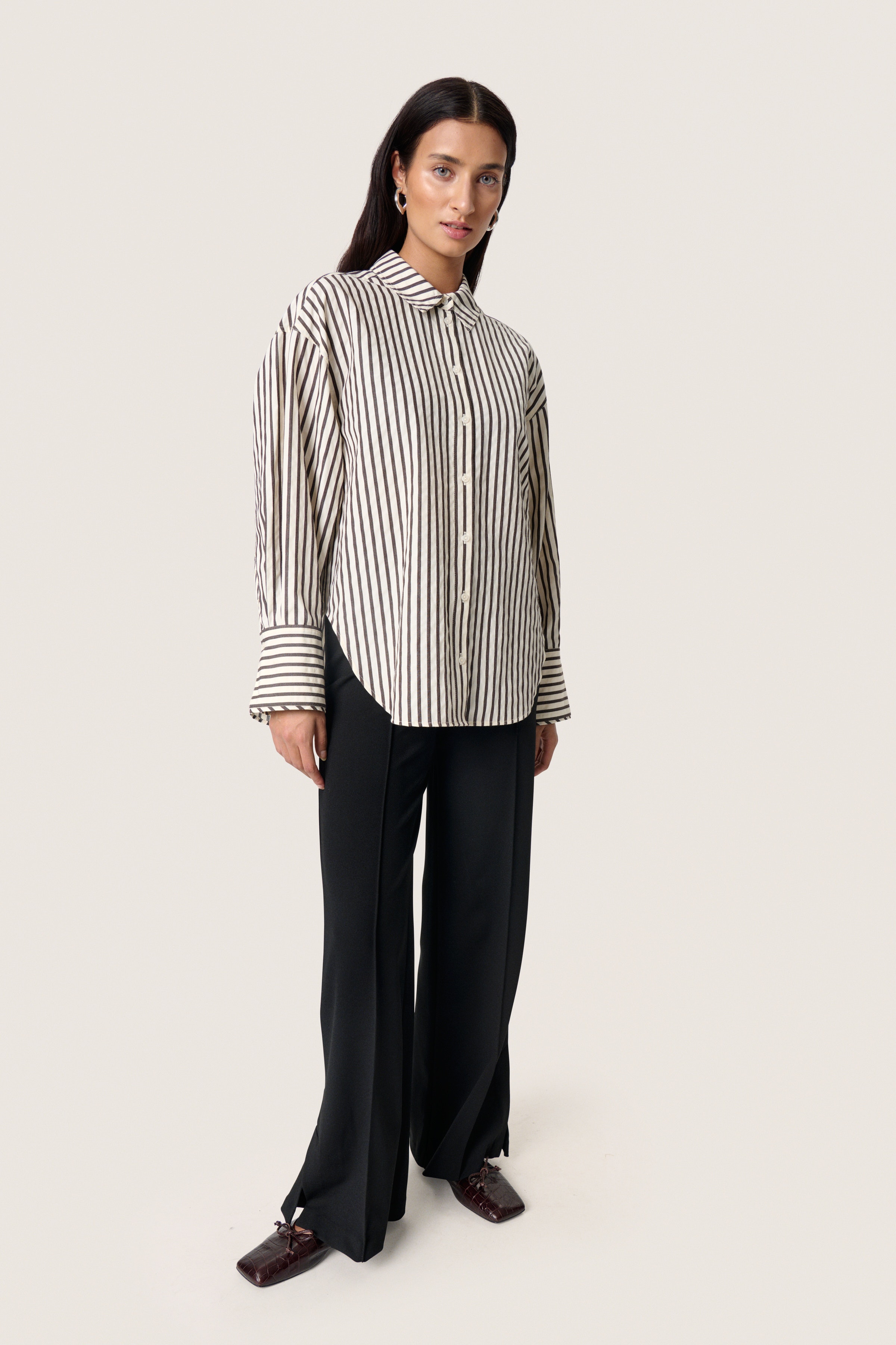 SLToledo Skjorta LOOKBOOK FRONT 30408603-304162