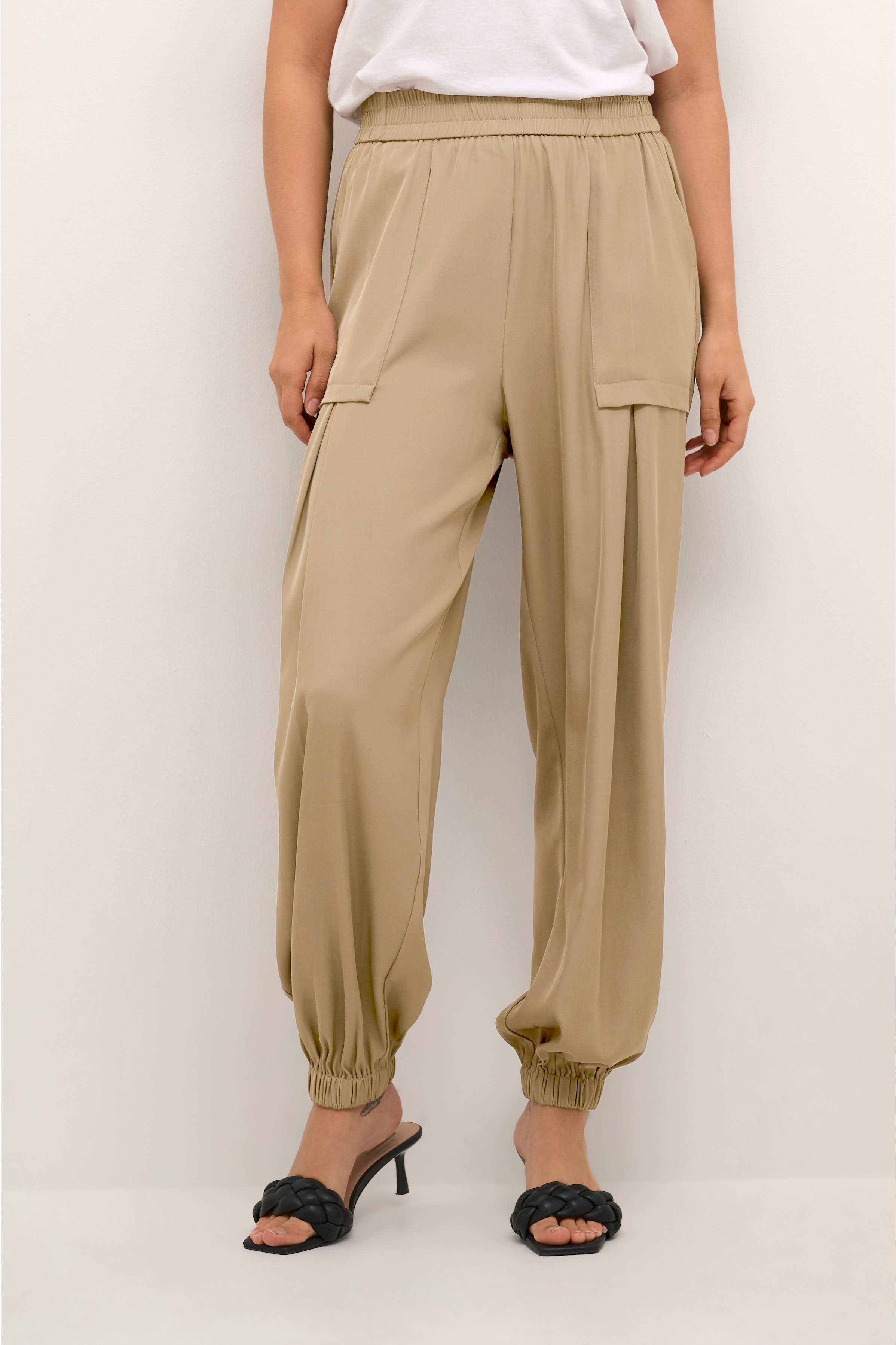 KAjenna Trousers LOOKBOOK FRONT 10508825-171115