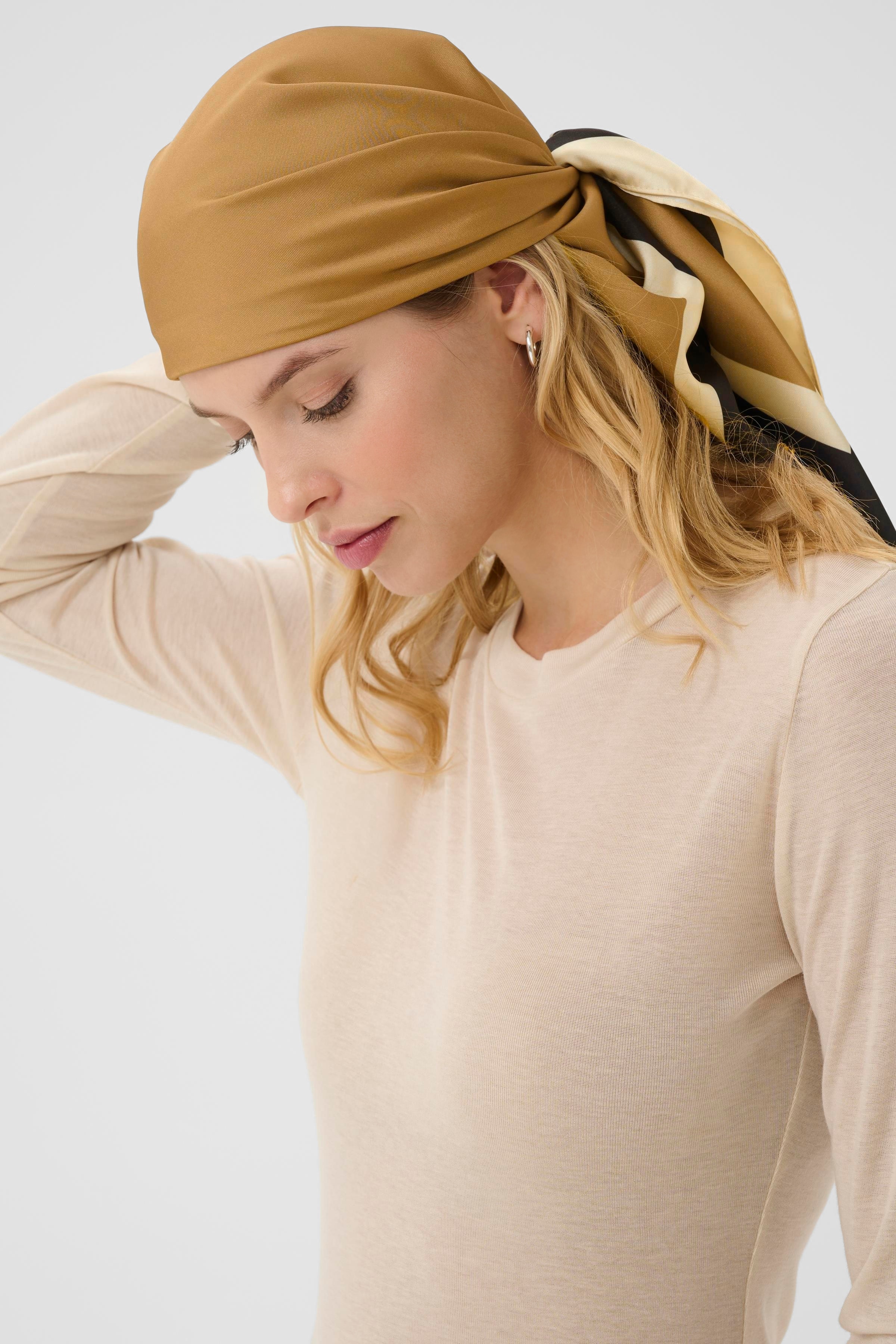 NamiraPW Satin scarf LOOKBOOK DETAIL 30306721-304257