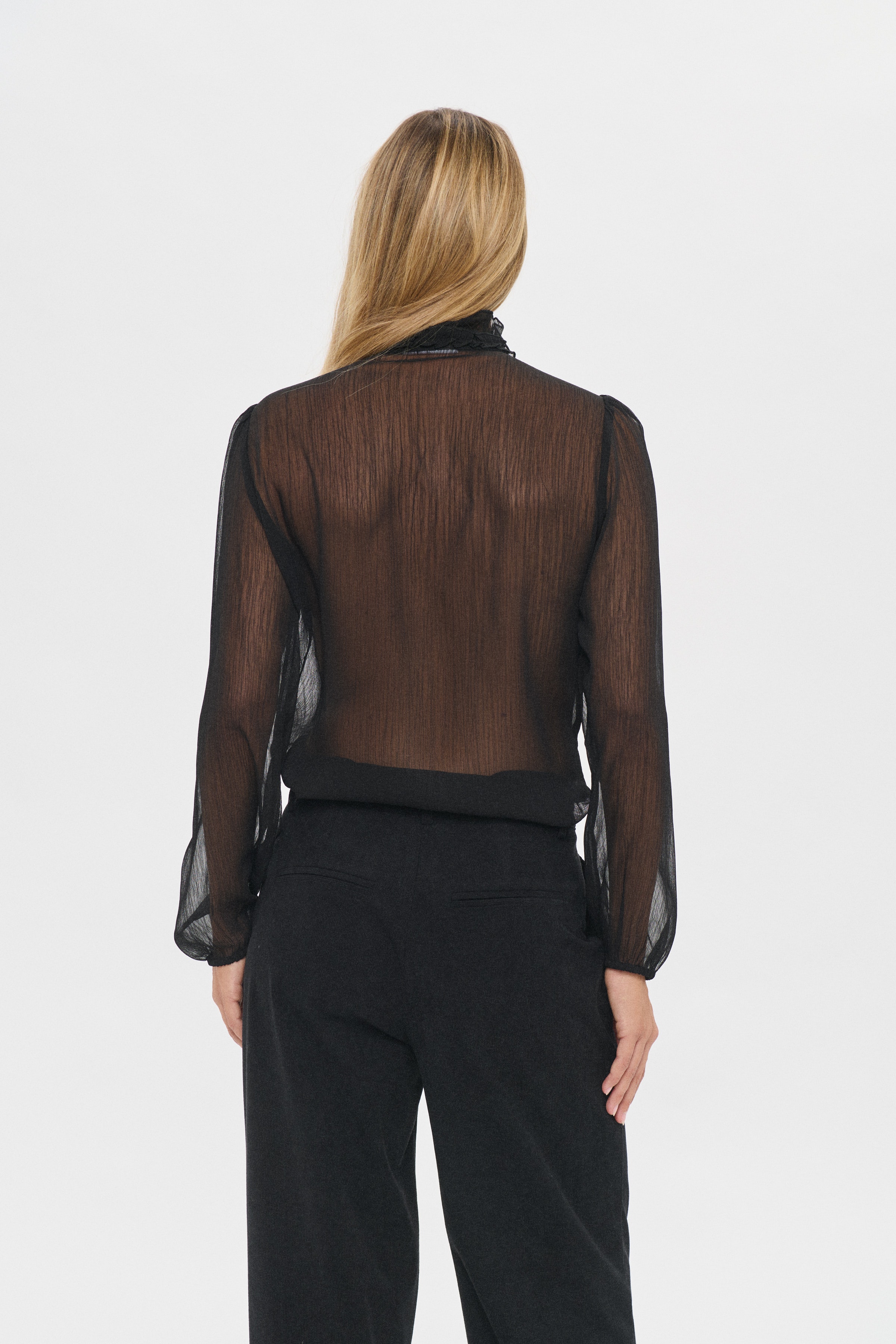 LiljaSZ Shirt LOOKBOOK BACK 30512627-193911