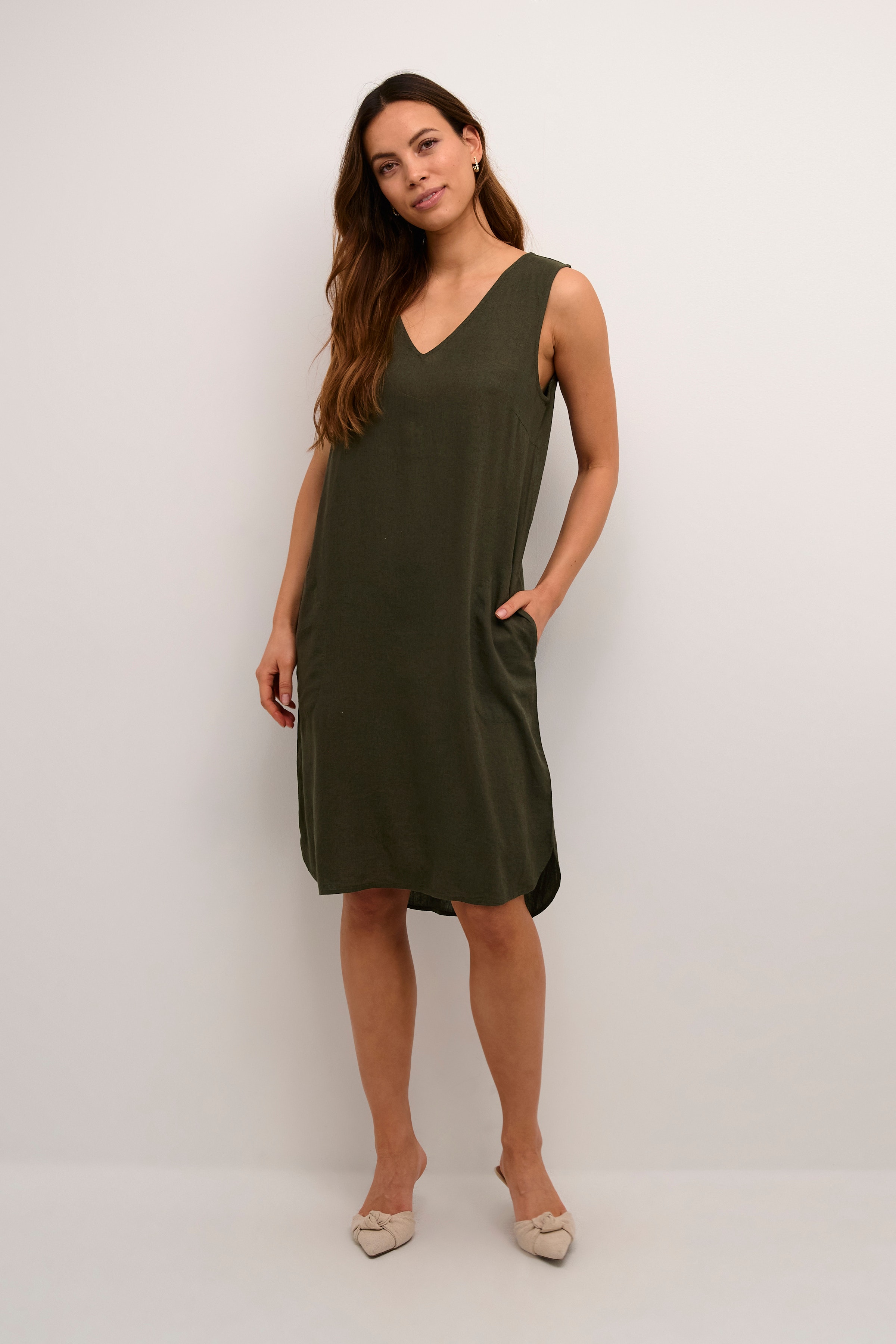 KAmilla Lin Kjole LOOKBOOK FRONT 10508835-190414