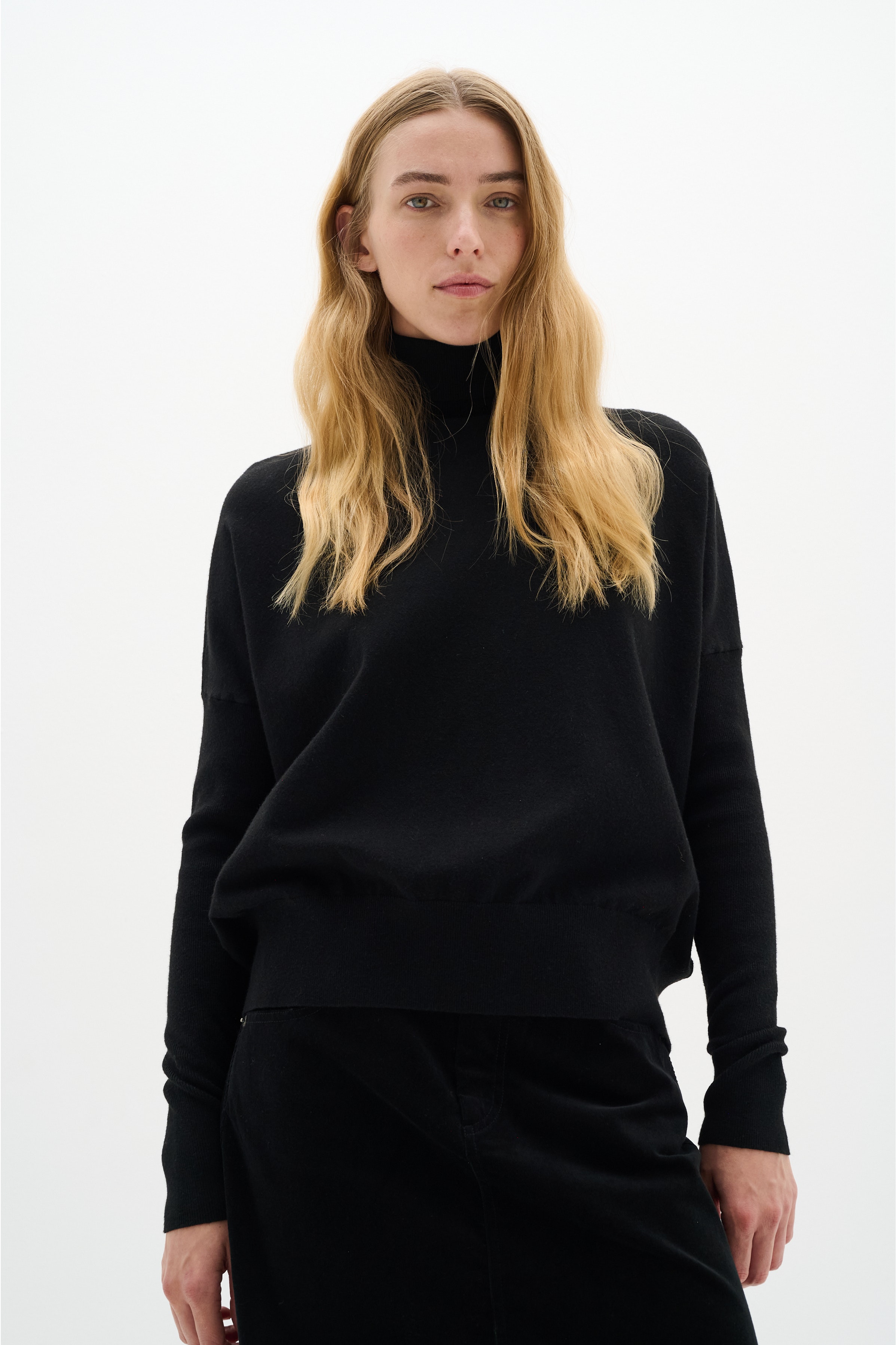 KellsieIW RollkragenPullover LOOKBOOK FRONT 30109746-194008