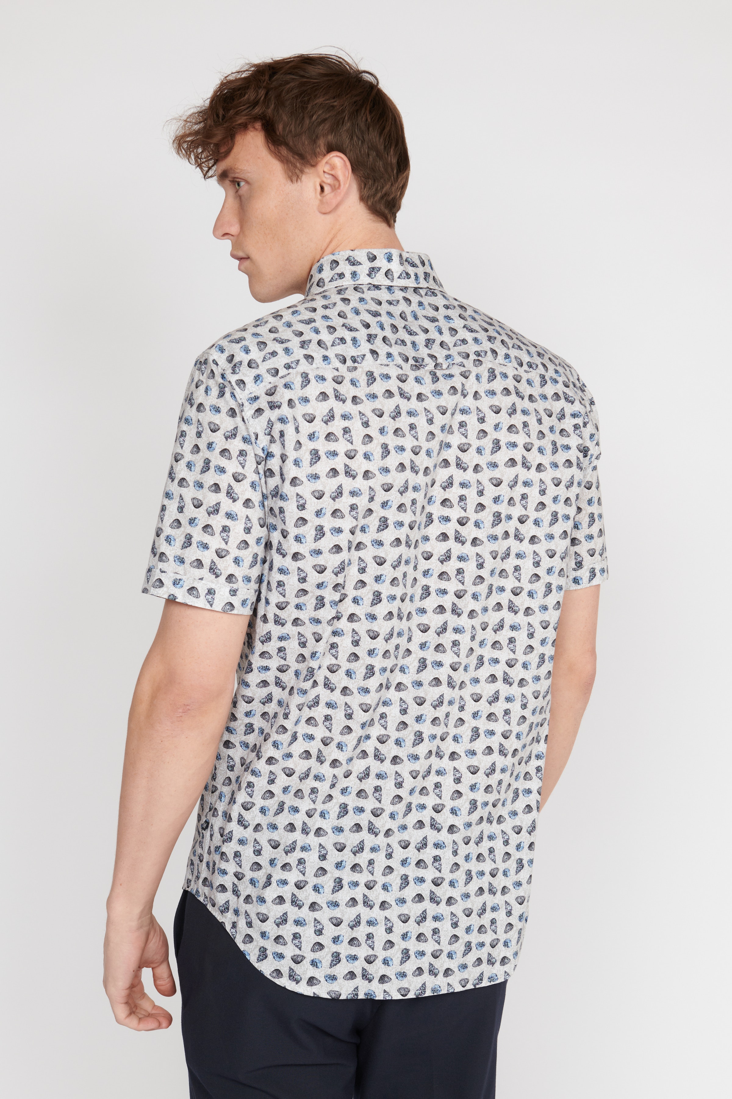 MAtrostol Shirt LOOKBOOK BACK 30207360-194011