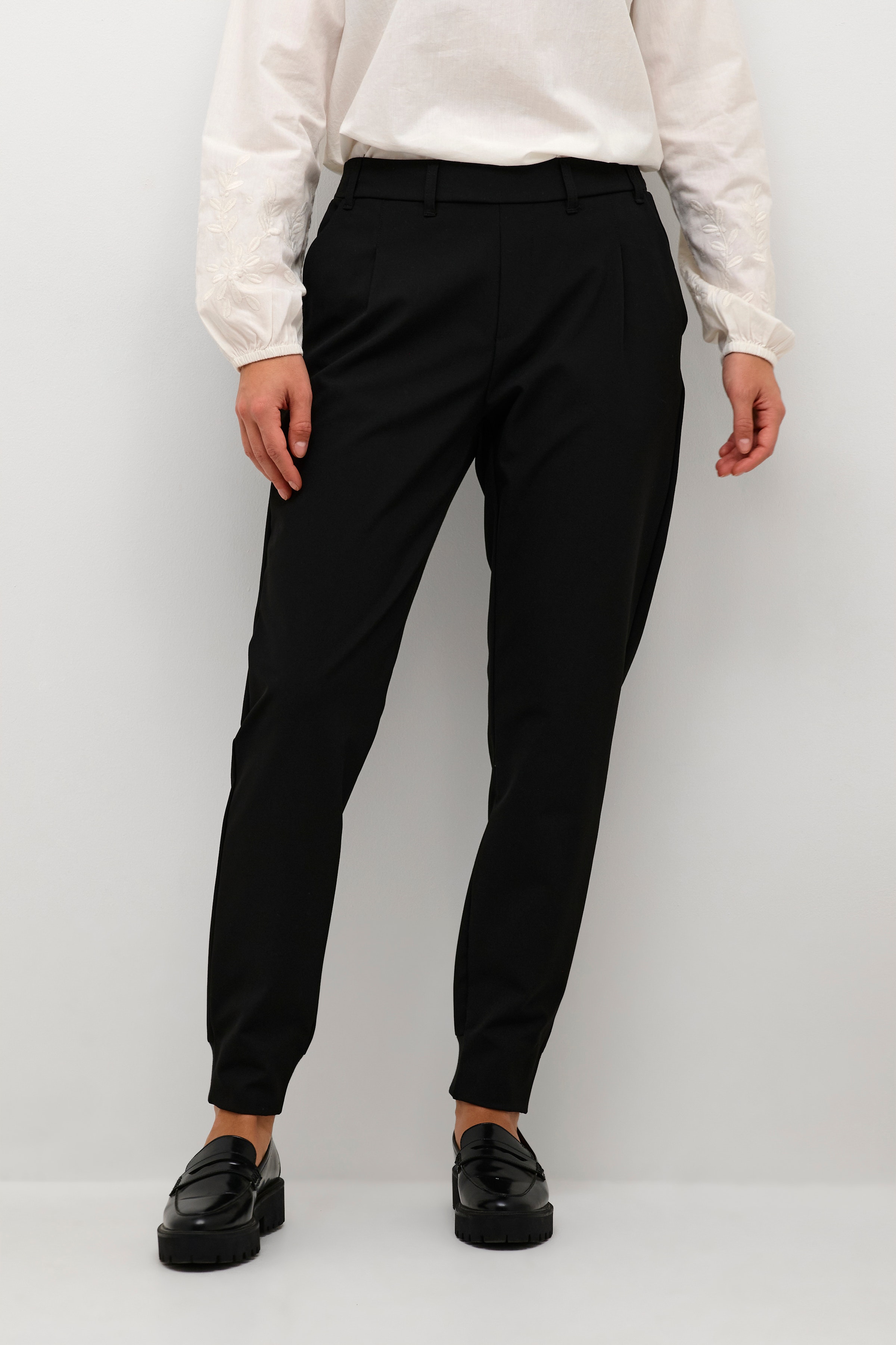 BPsabina Byxor LOOKBOOK FRONT 10590408-100121B