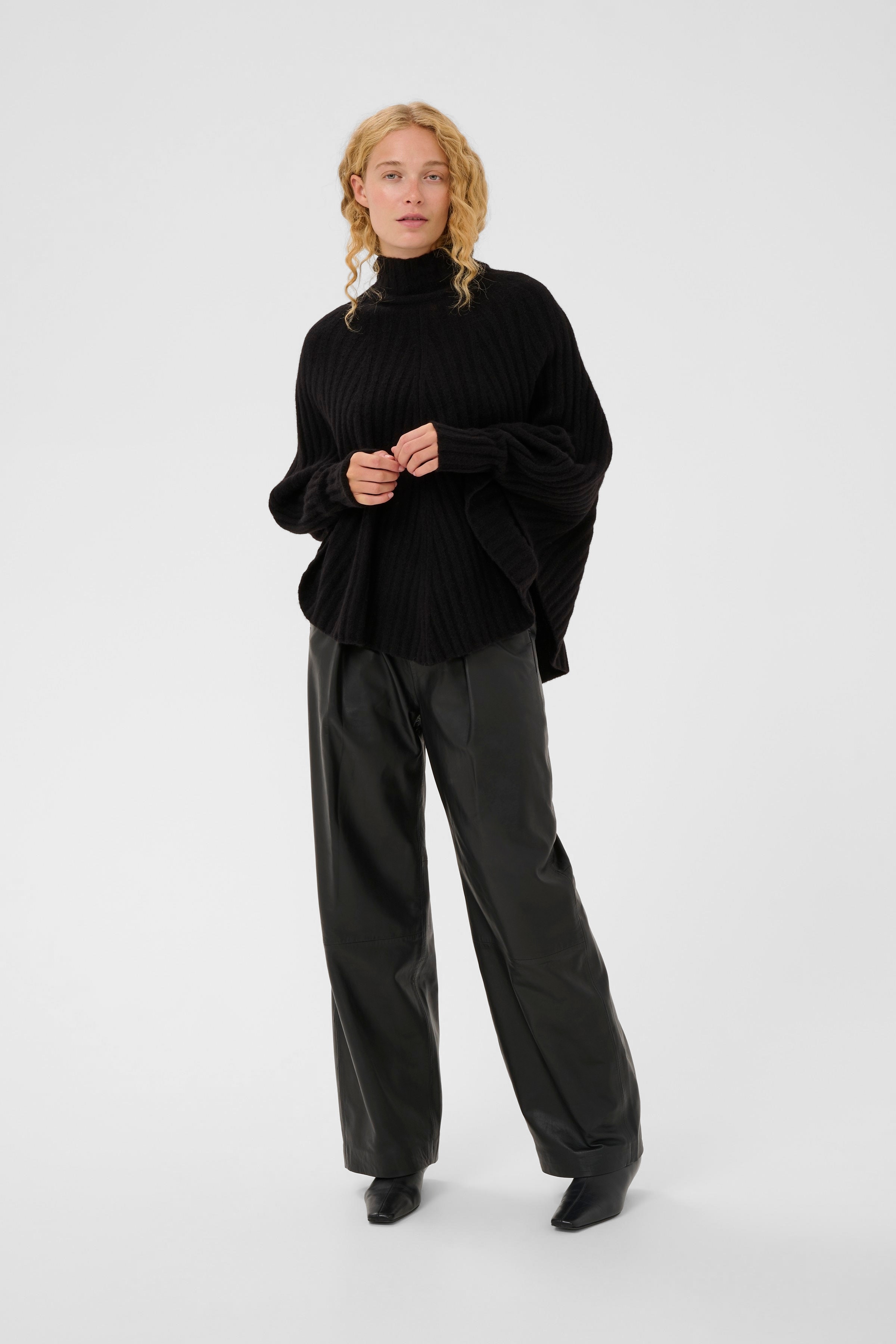 NABAAIW Poncho LOOKBOOK FRONT 30112166-194008