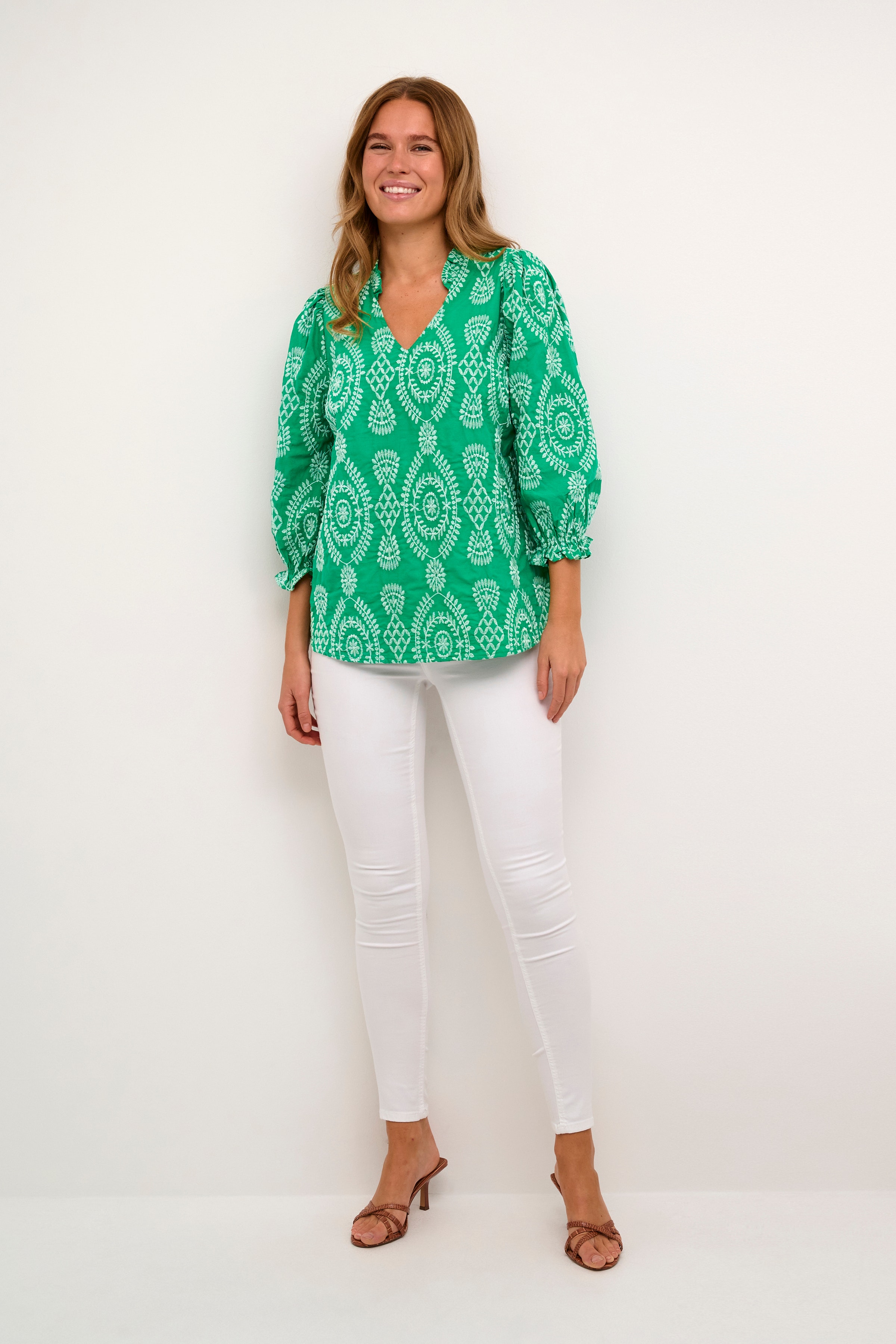 CUtia Blouse with embroidery LOOKBOOK FRONT 50109439-165932