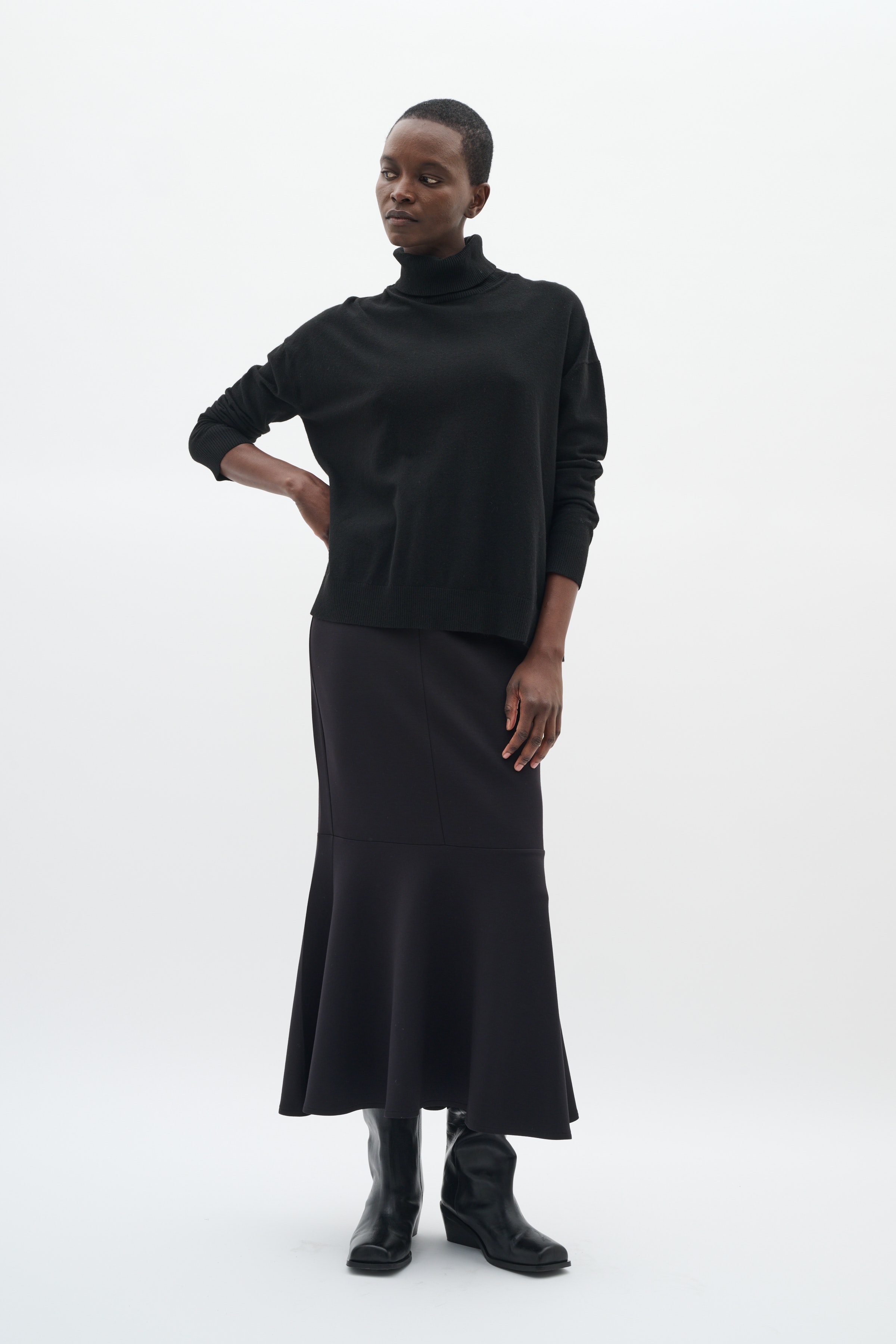 GidaIW Vincent Skirt LOOKBOOK FRONT 30110947-194008
