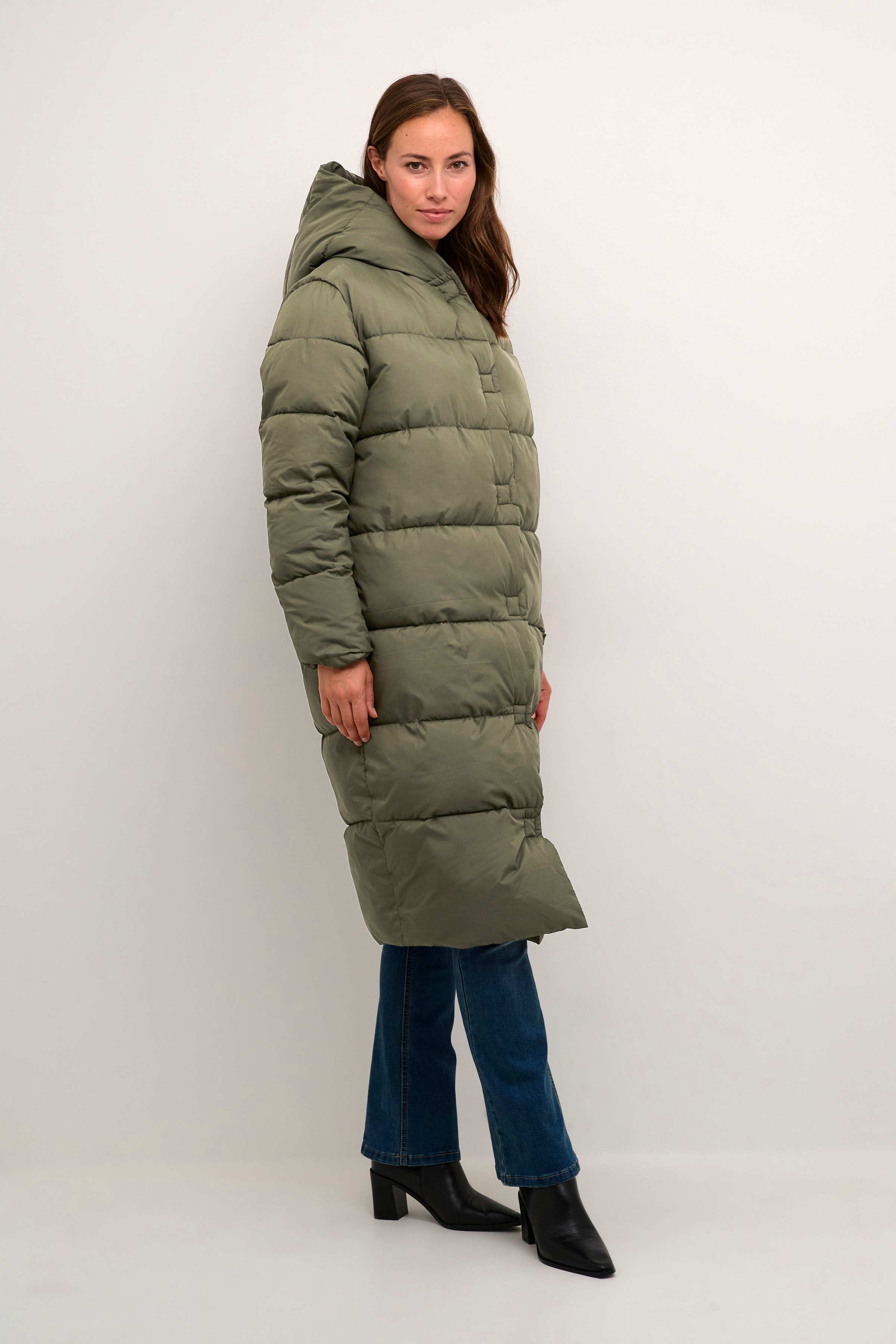 CRCodie Outerwear LOOKBOOK FRONT 10612598-190511