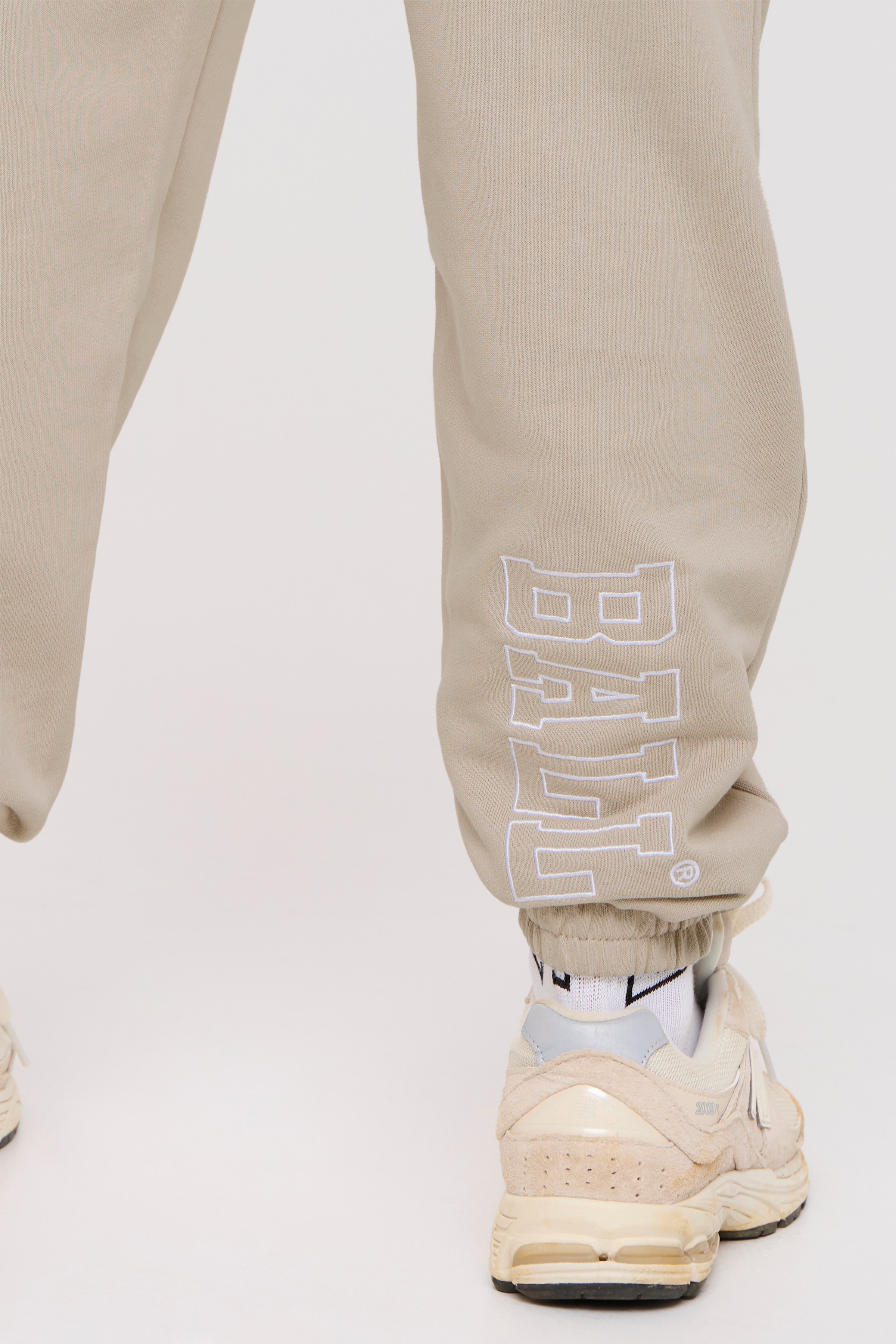 D. JOHNSON SWEATPANTS LOOKBOOK DETAIL 50400026-170909