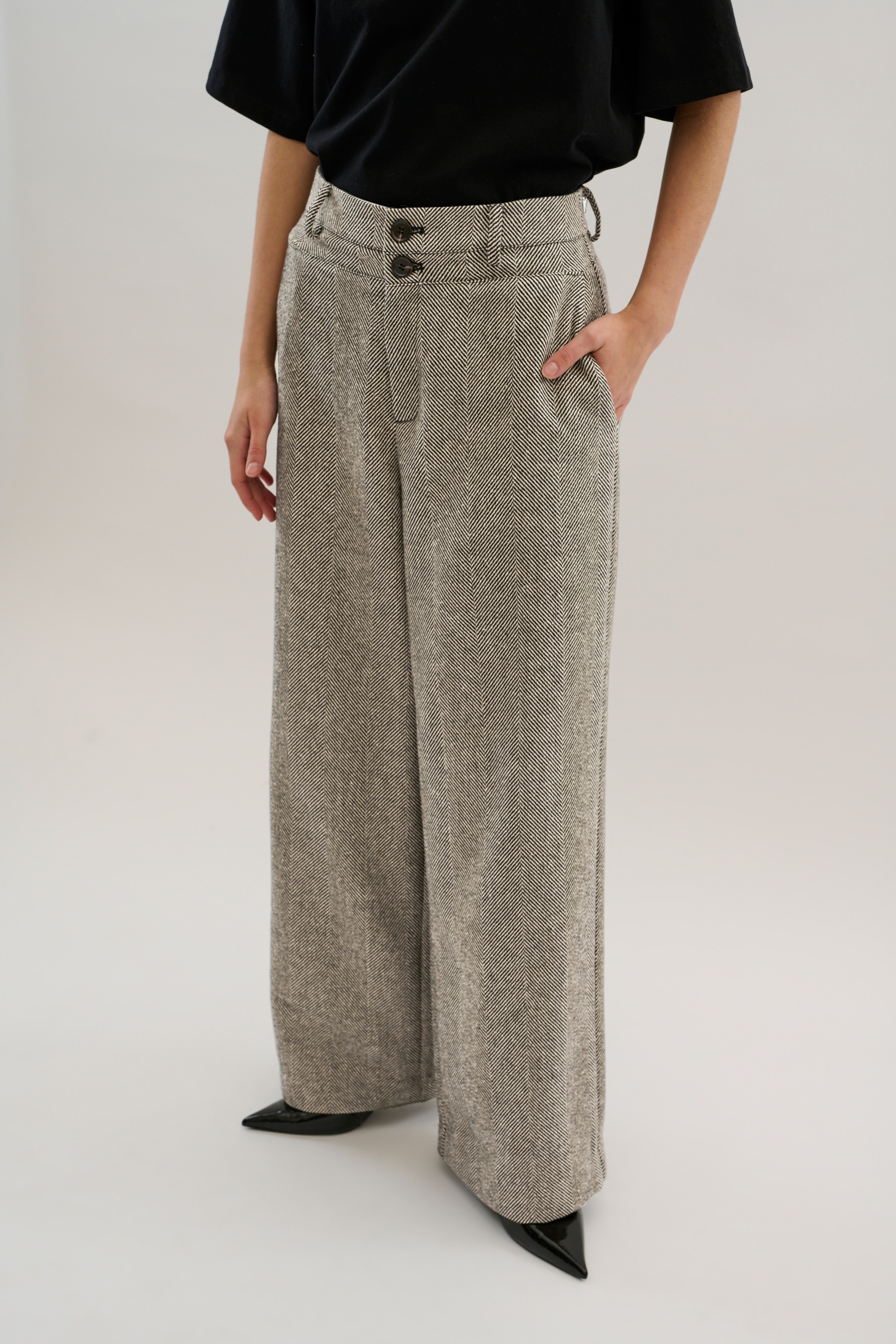 KBRigmor Trousers LOOKBOOK FRONT 10105089-185206