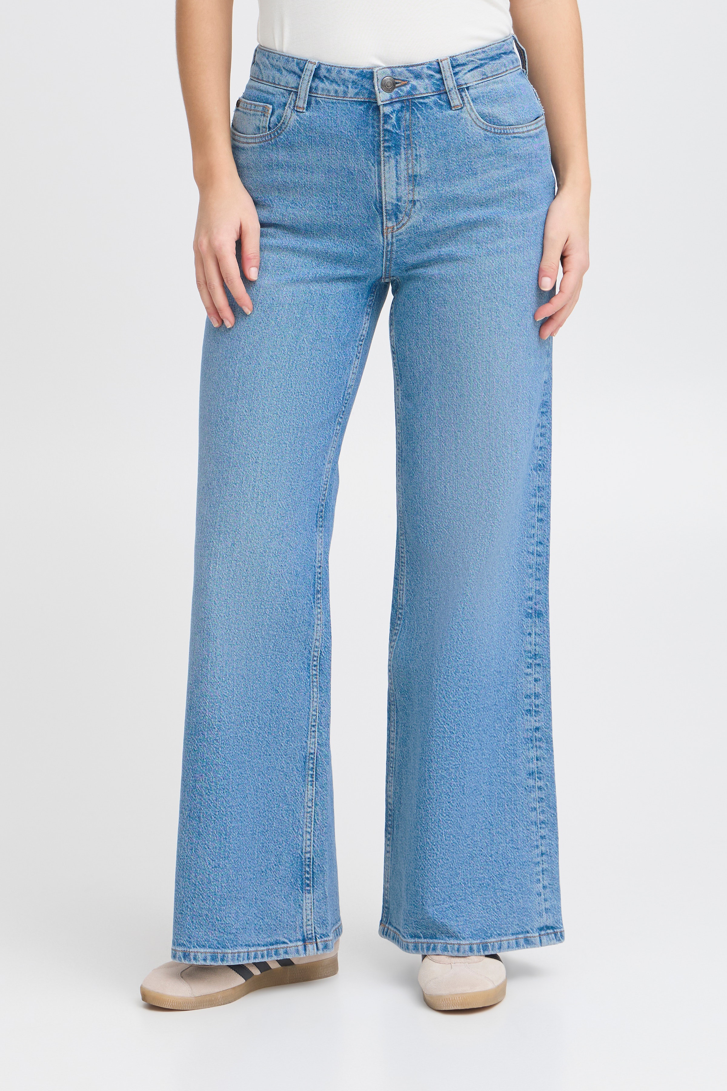 PZMELROSE UHW Jeans Wide Leg LOOKBOOK FRONT 50208903-200005