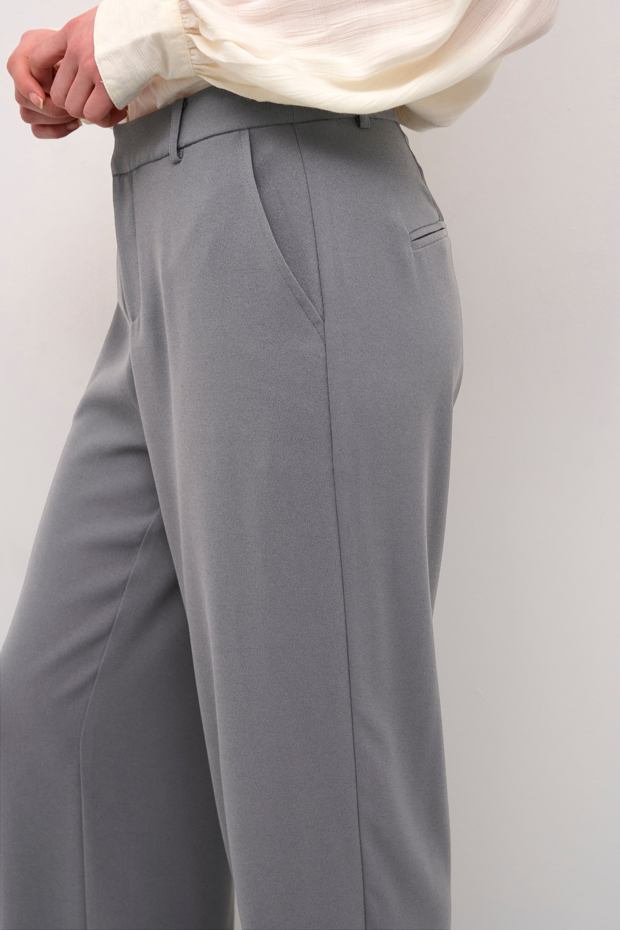 CRCocamia Trousers LOOKBOOK DETAIL 10611708-180201