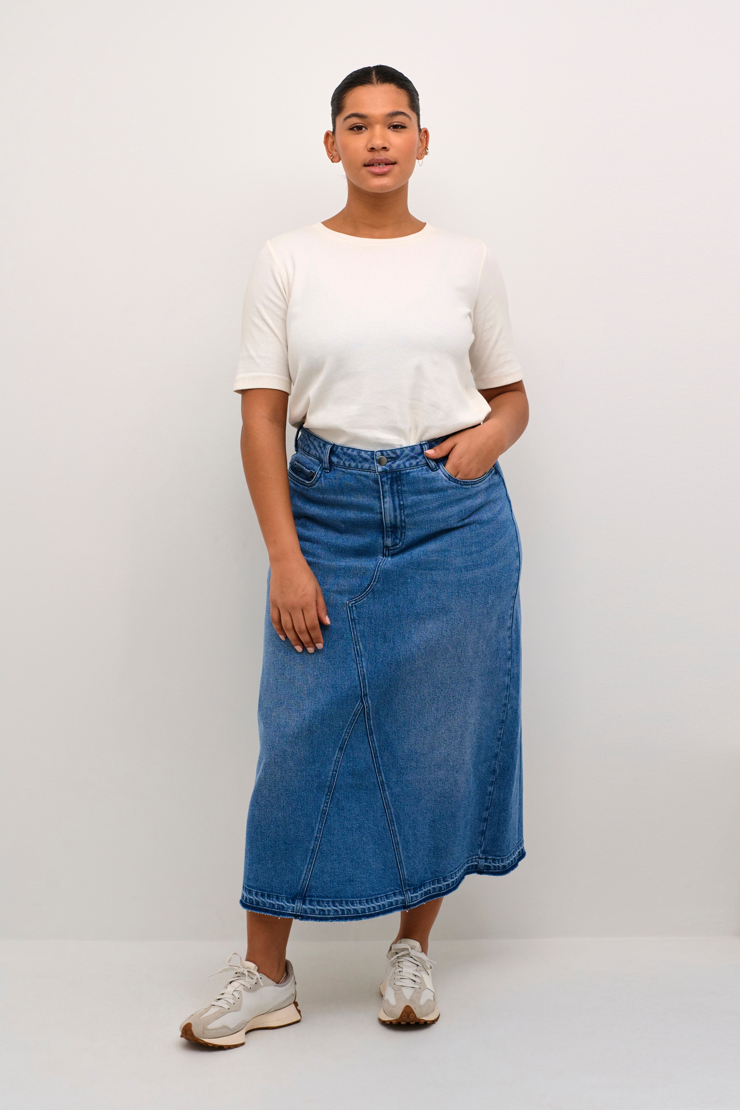 KCnicole Denim Skirt LOOKBOOK FRONT 10582510-103168