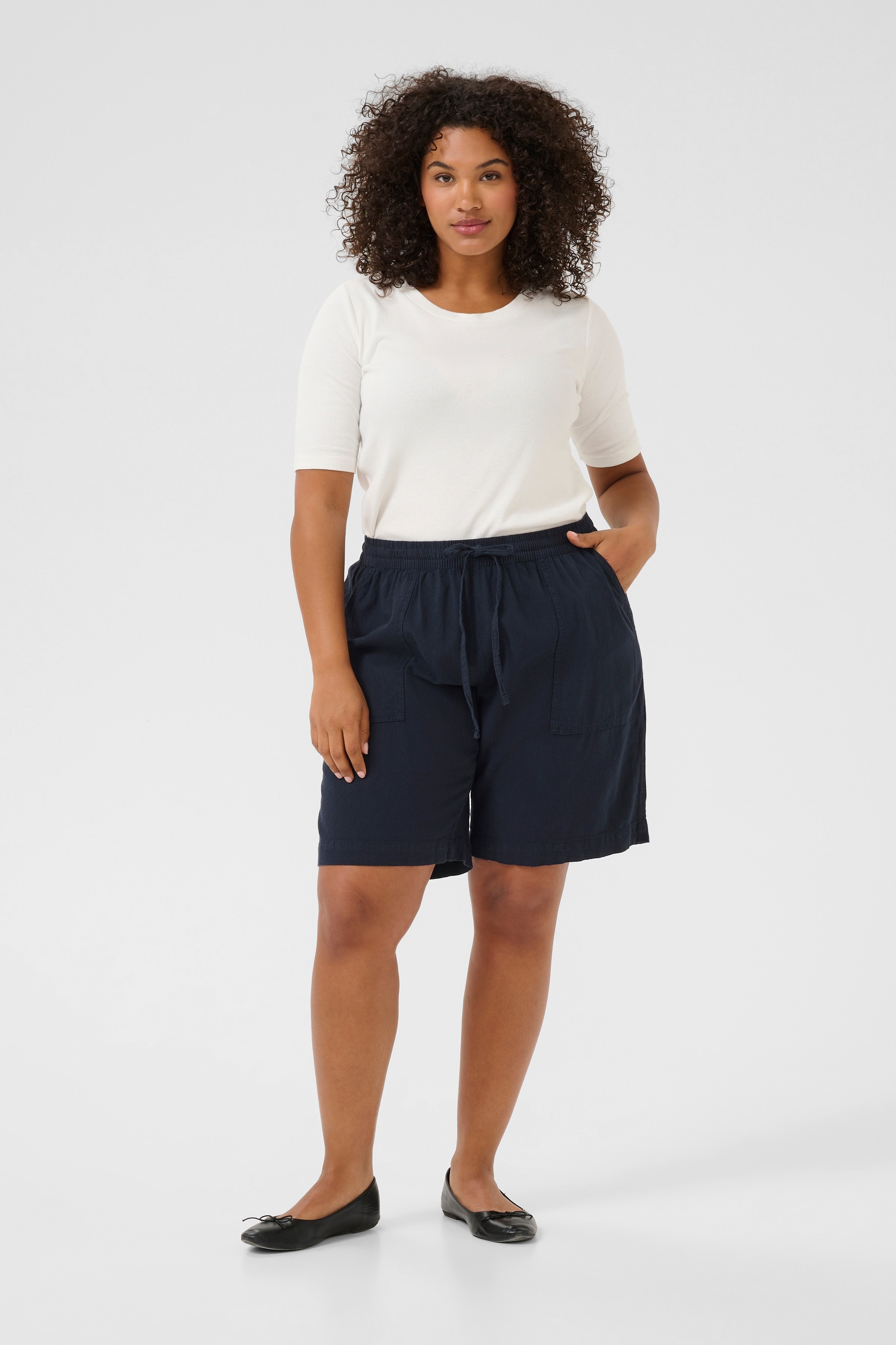 KCnana Shorts LOOKBOOK FRONT 10582894-194020