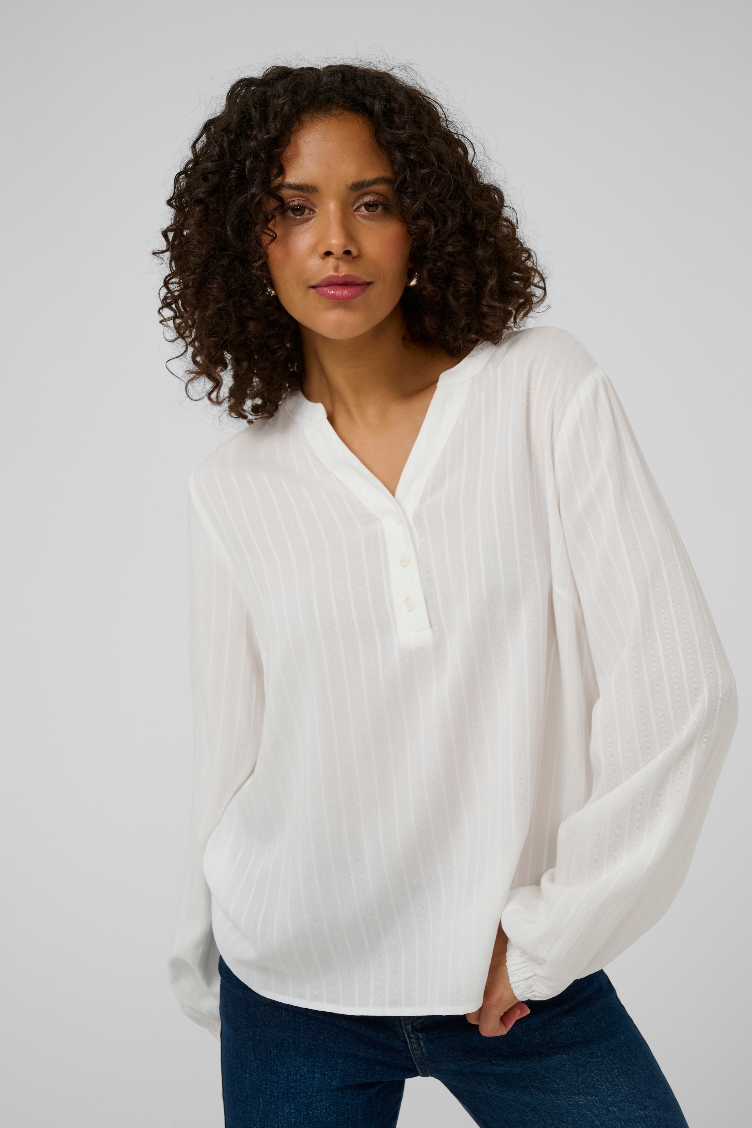 KAmilia Linen blouse LOOKBOOK DETAIL 10508313-110602