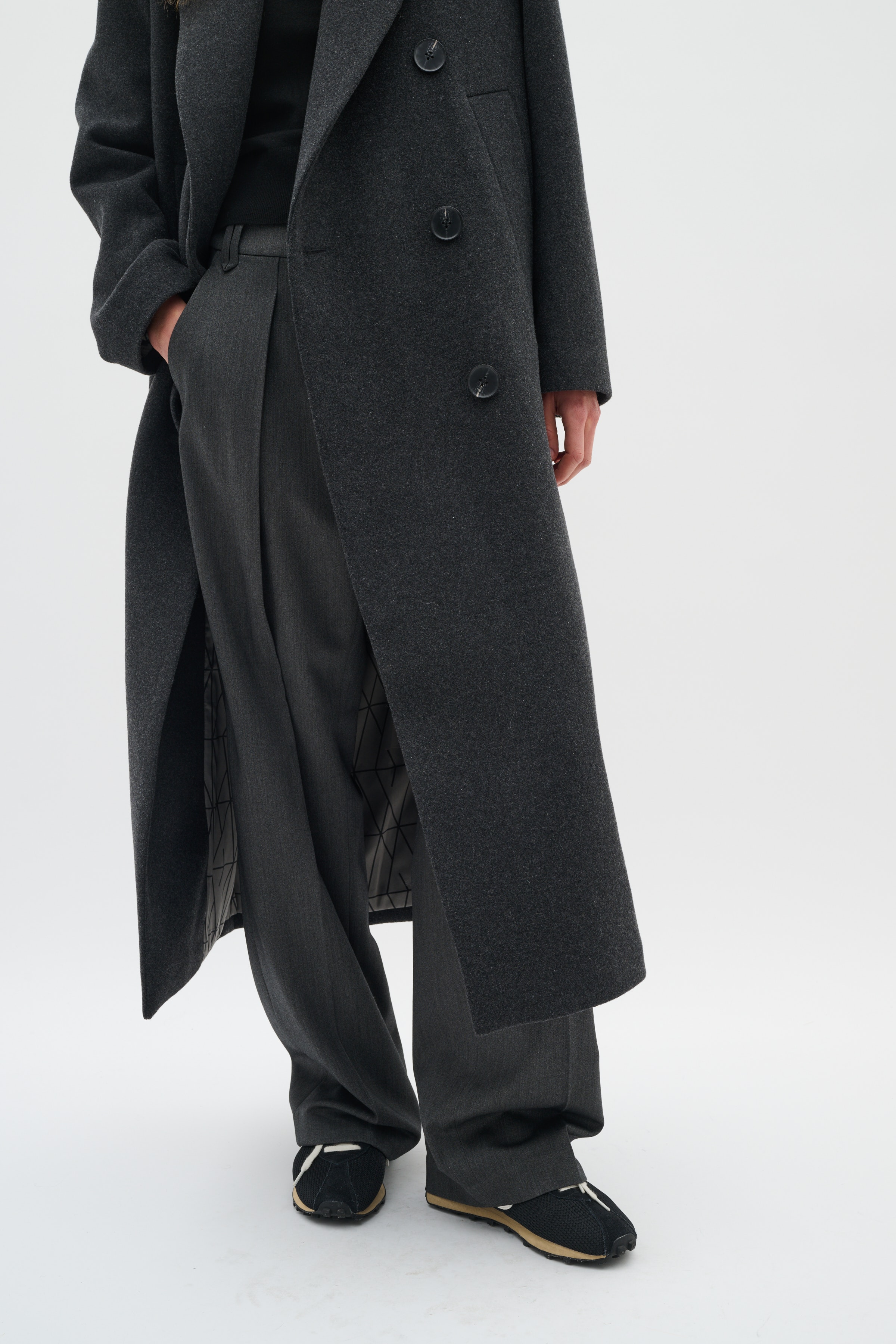 YunahIW Coat LOOKBOOK FRONT 30110610-300596