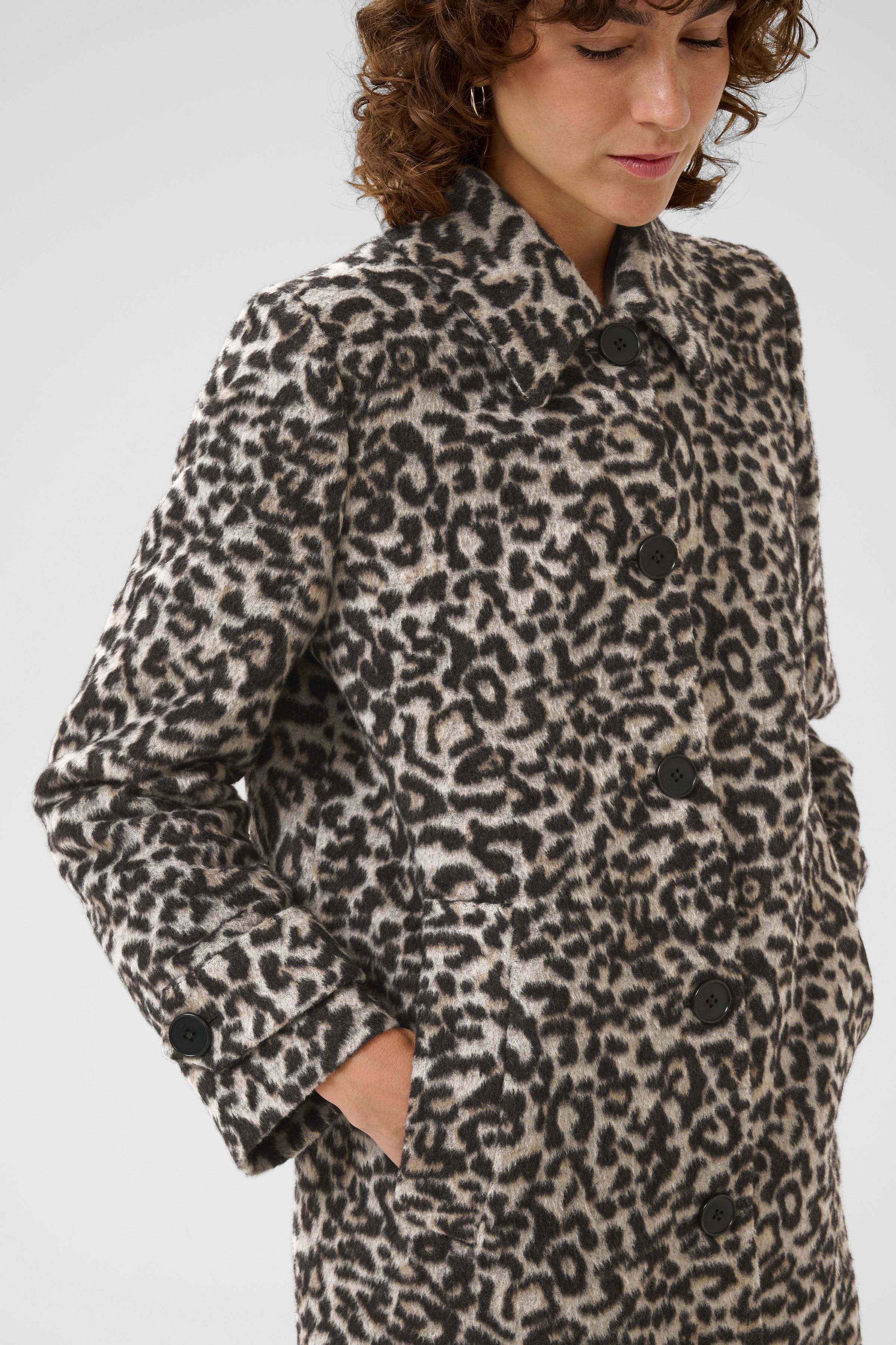 SuzyPW Coat LOOKBOOK DETAIL 30309747-303859