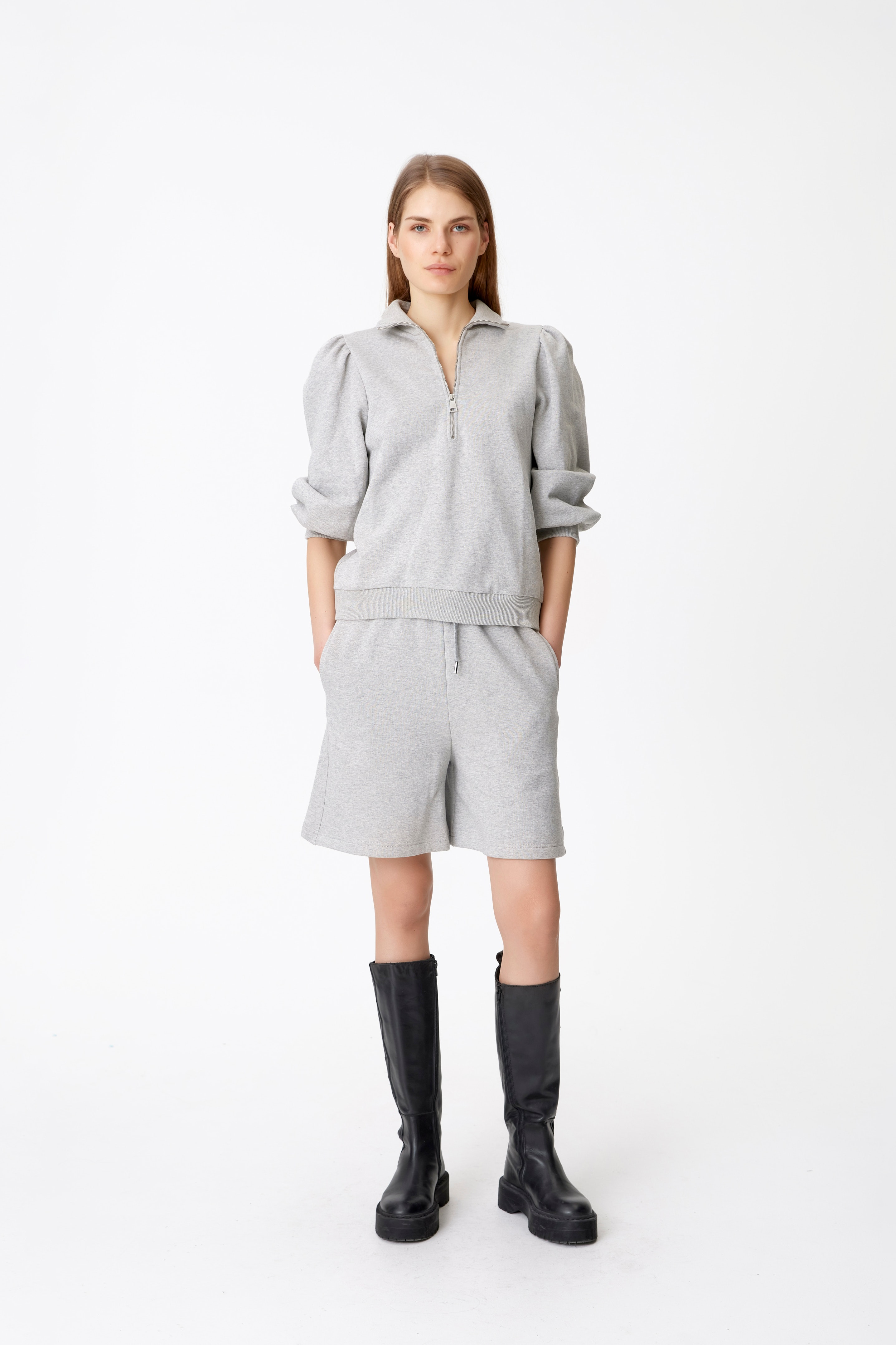 NankitaGZ ss Sweatshirt LOOKBOOK FRONT 10905640-100493
