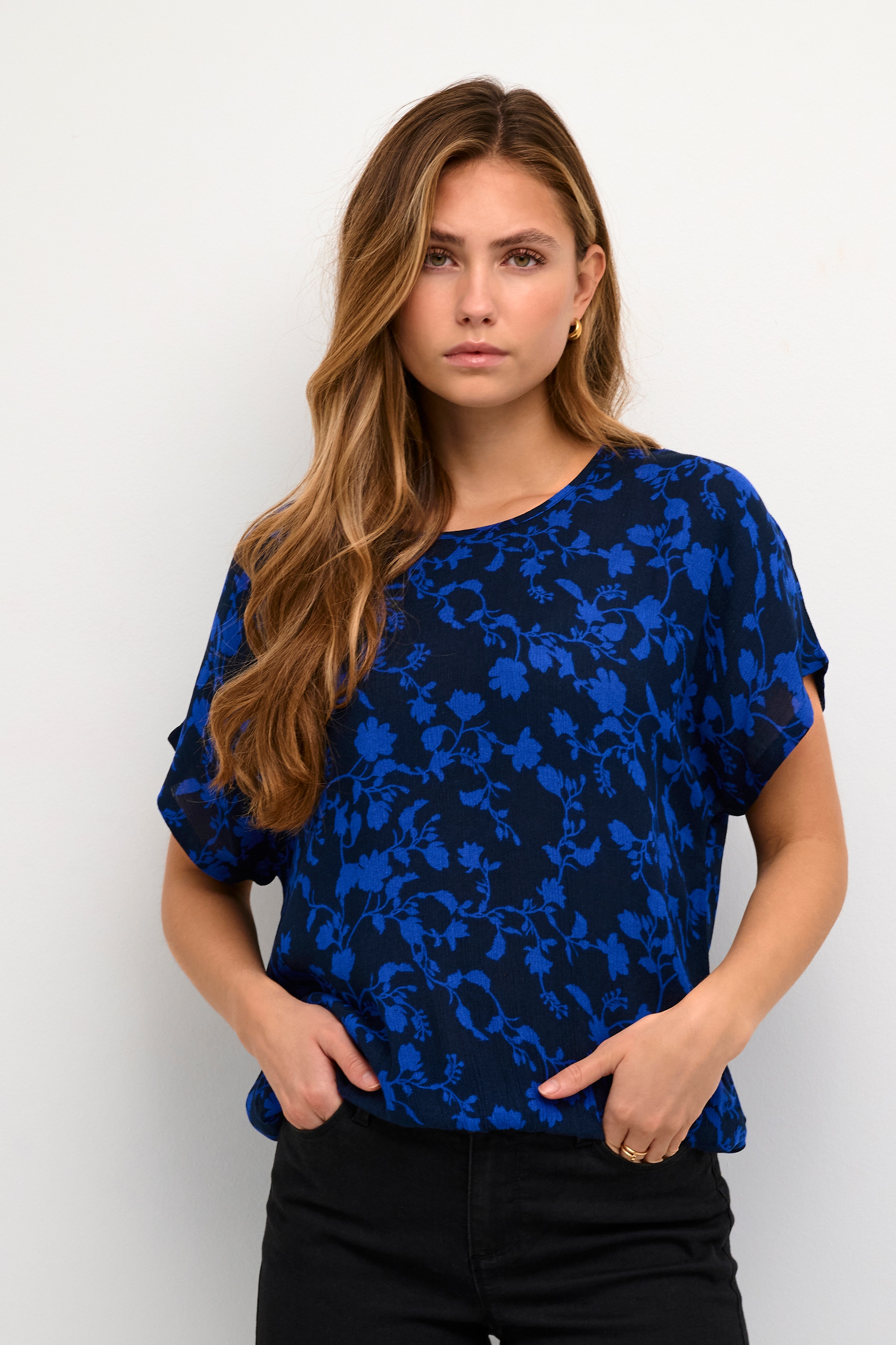 KAlokia Blouse LOOKBOOK FRONT 10551852-103671