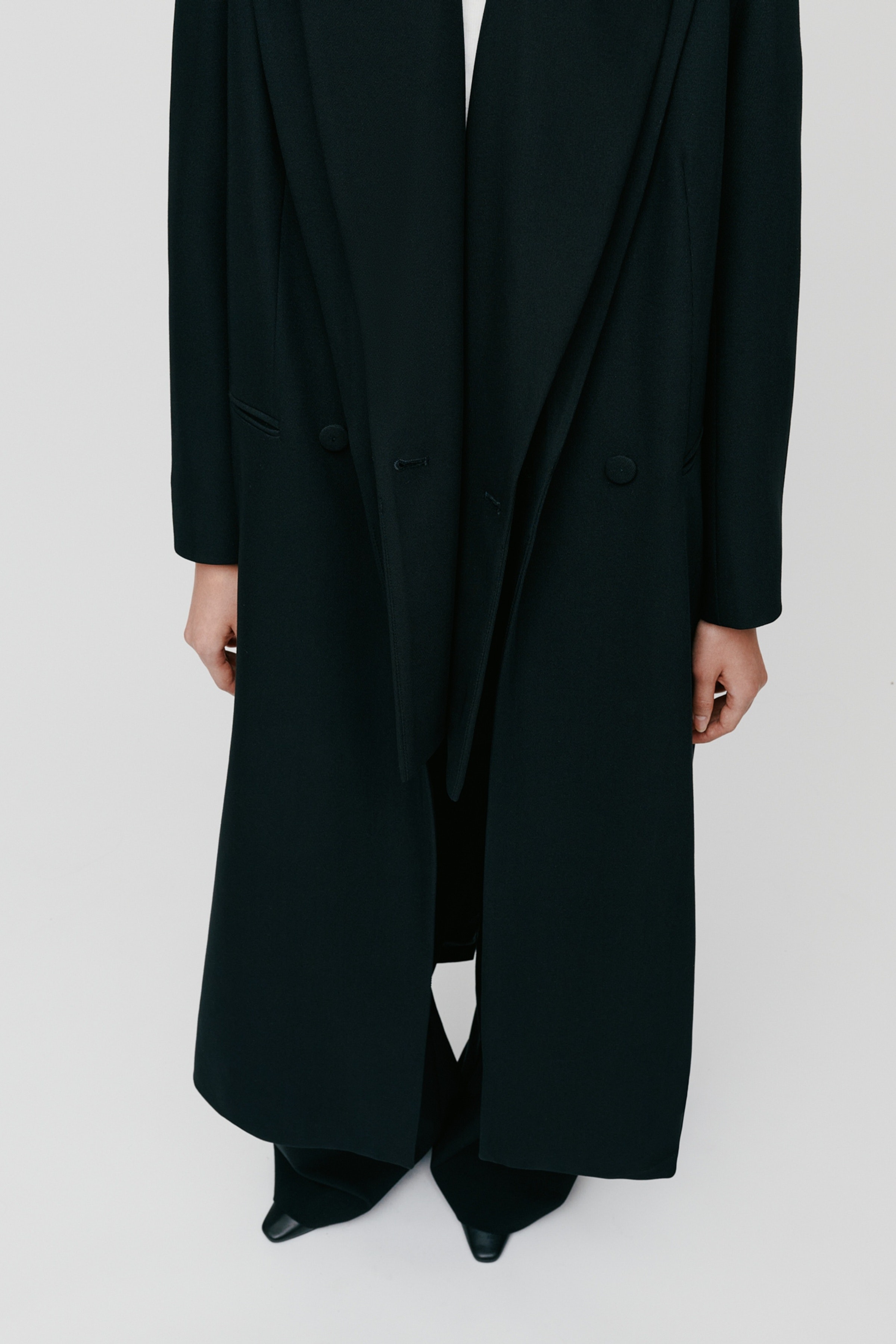 Jil Kåpe LOOKBOOK FRONT 30600560-BK999