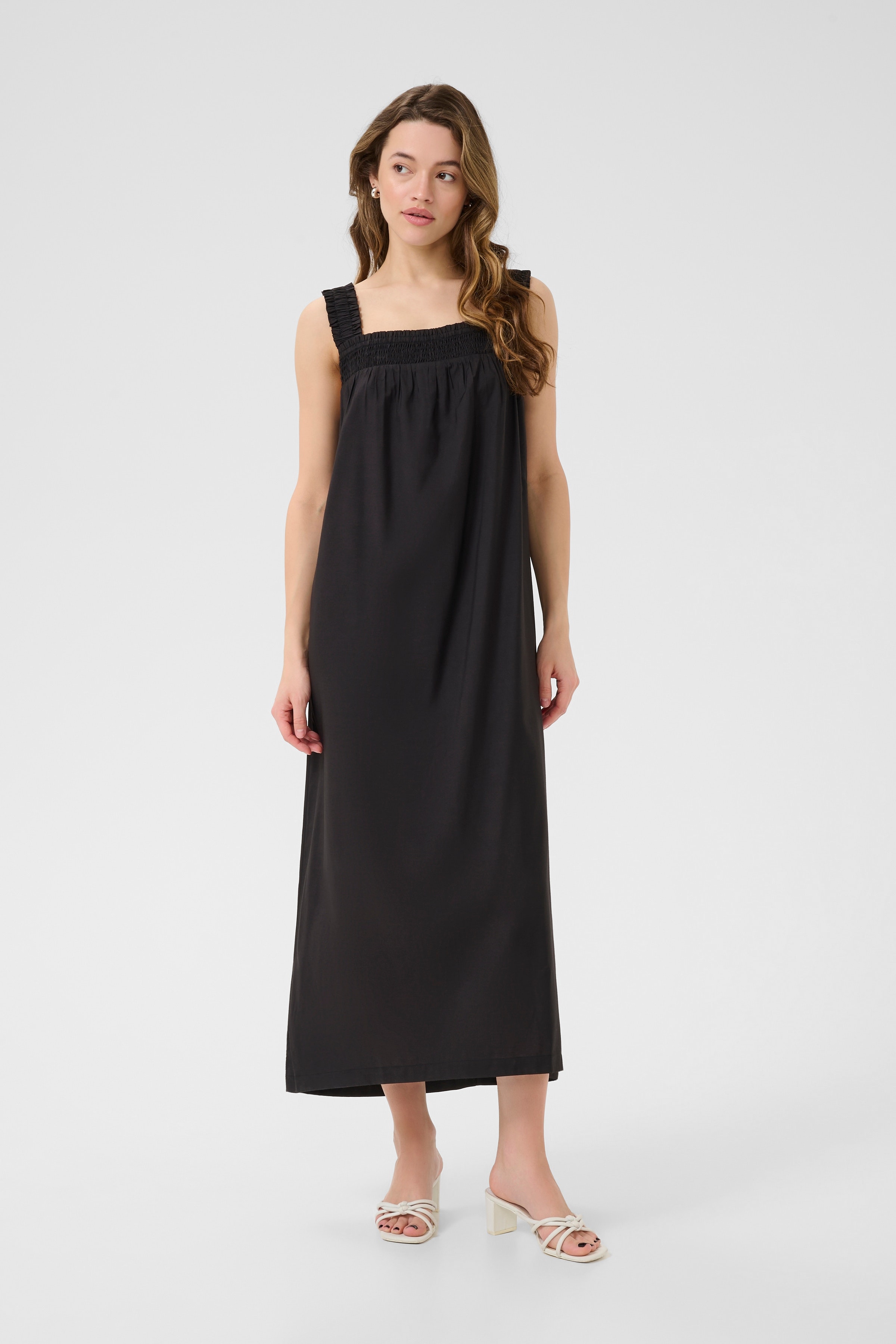 BPjuliana Klänning LOOKBOOK FRONT 10590911-100121B