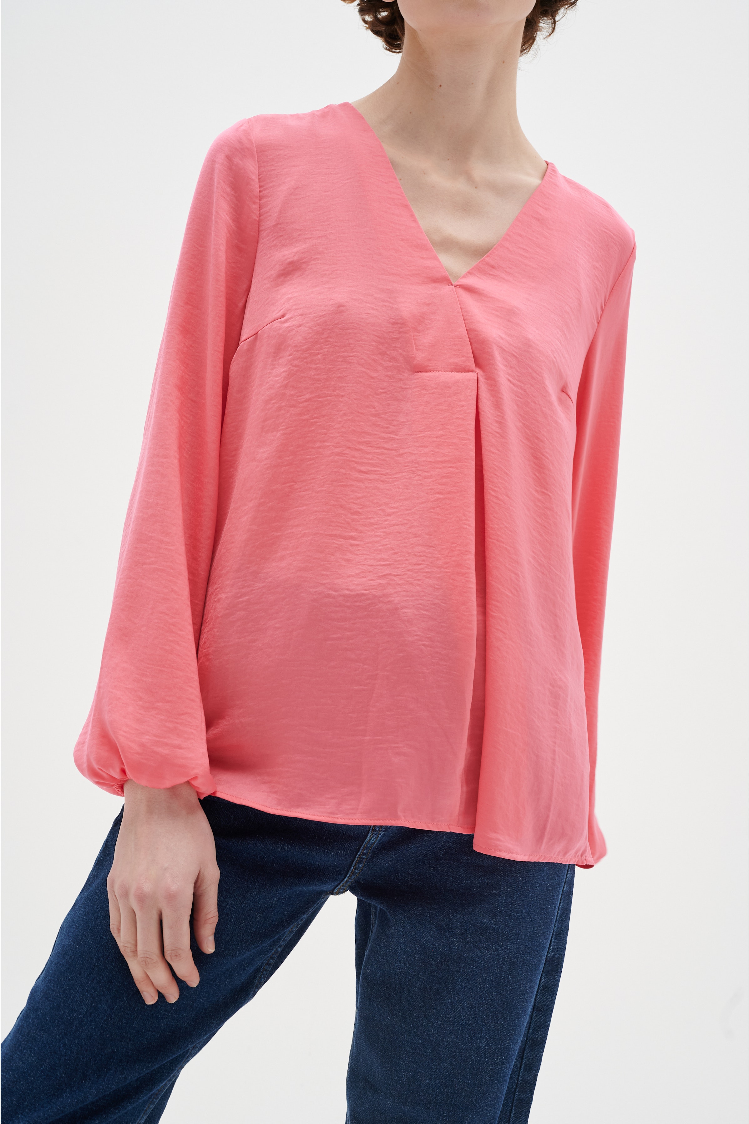 RindaIW Blouse LOOKBOOK FRONT 30105766-171930