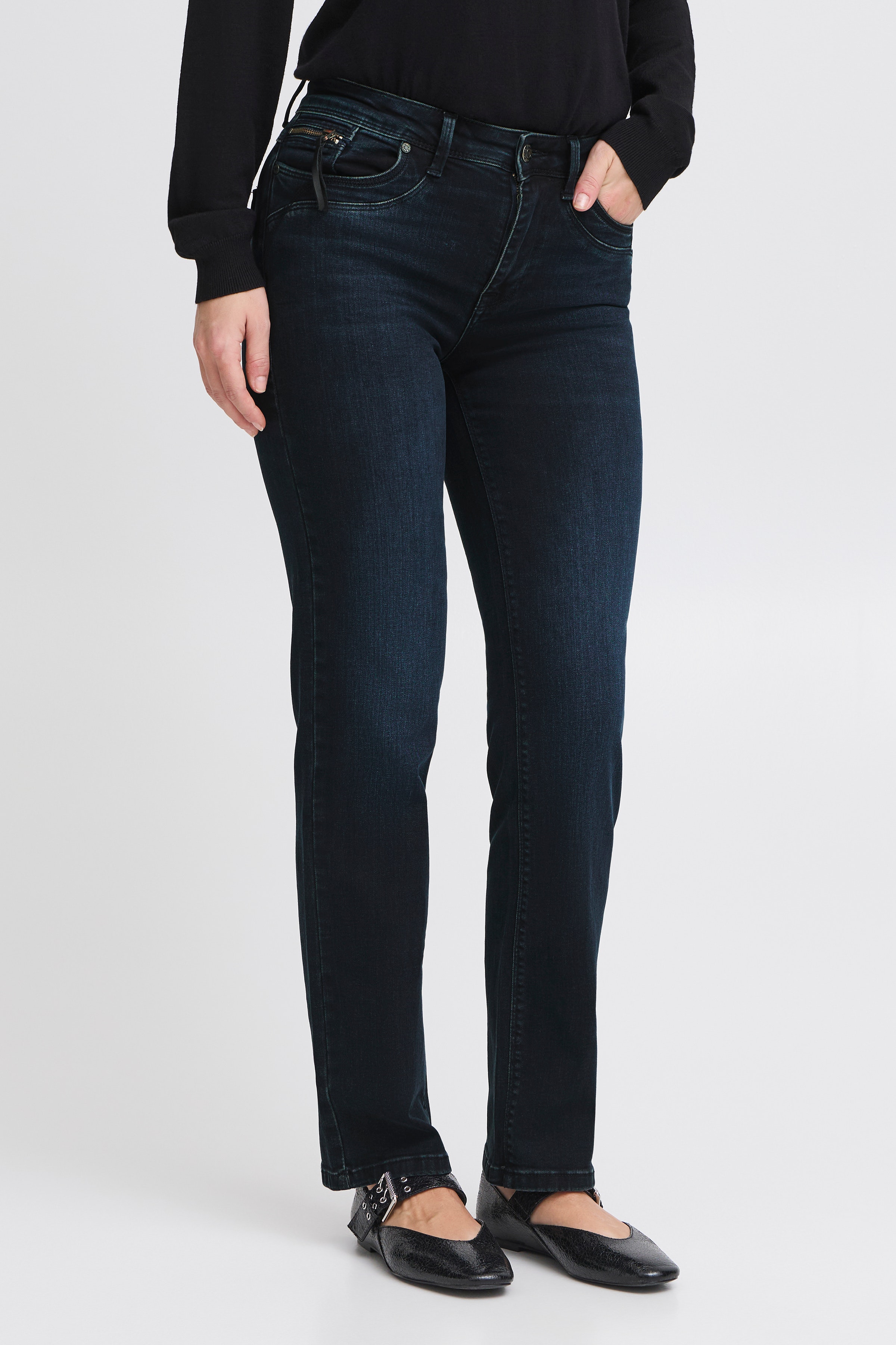 PZKAROLINA HW JEANS STRAIGHT L LOOKBOOK FRONT 50205580-201334