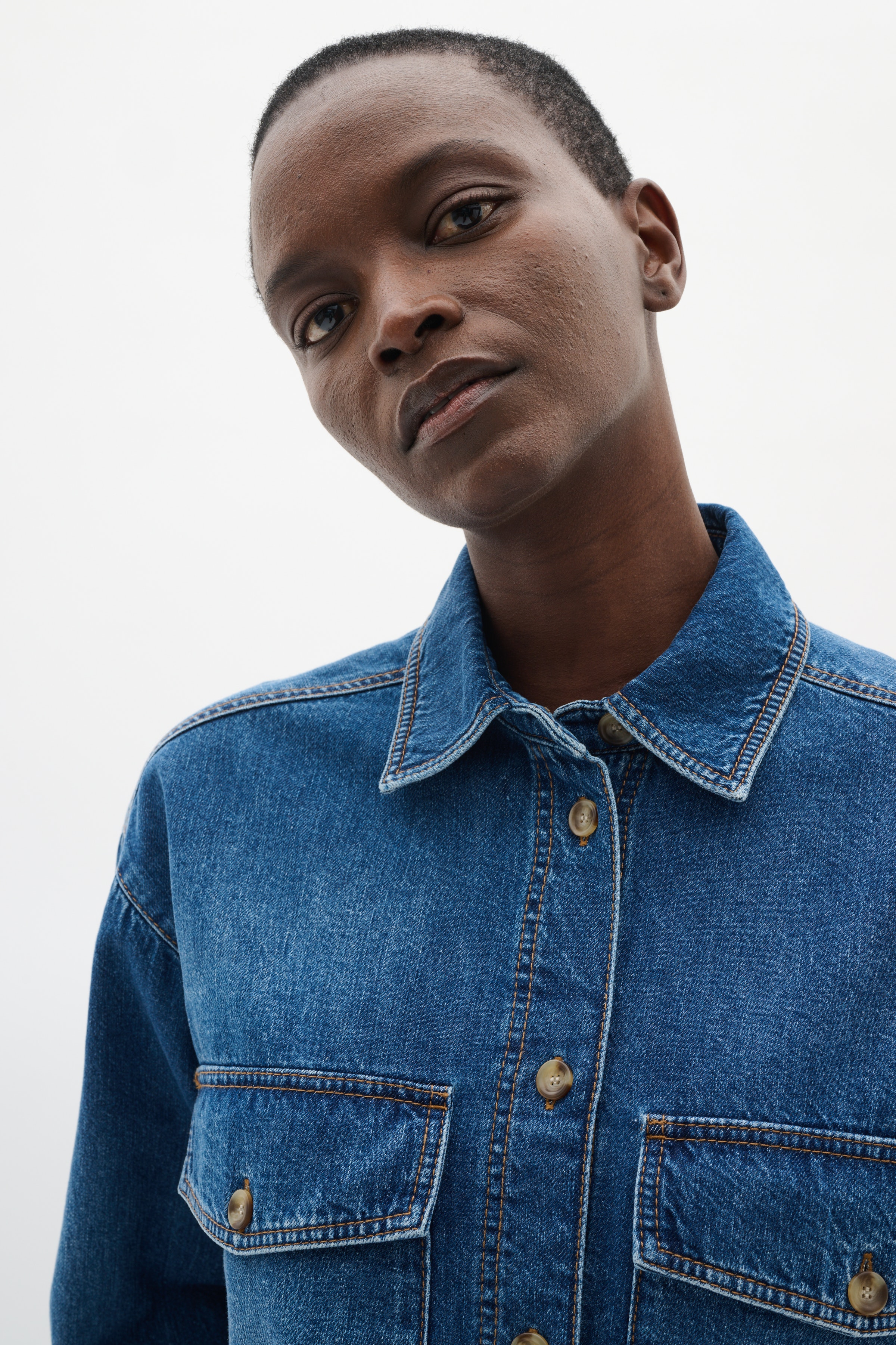 NaavaIW Shirt LOOKBOOK DETAIL 30110844-300325