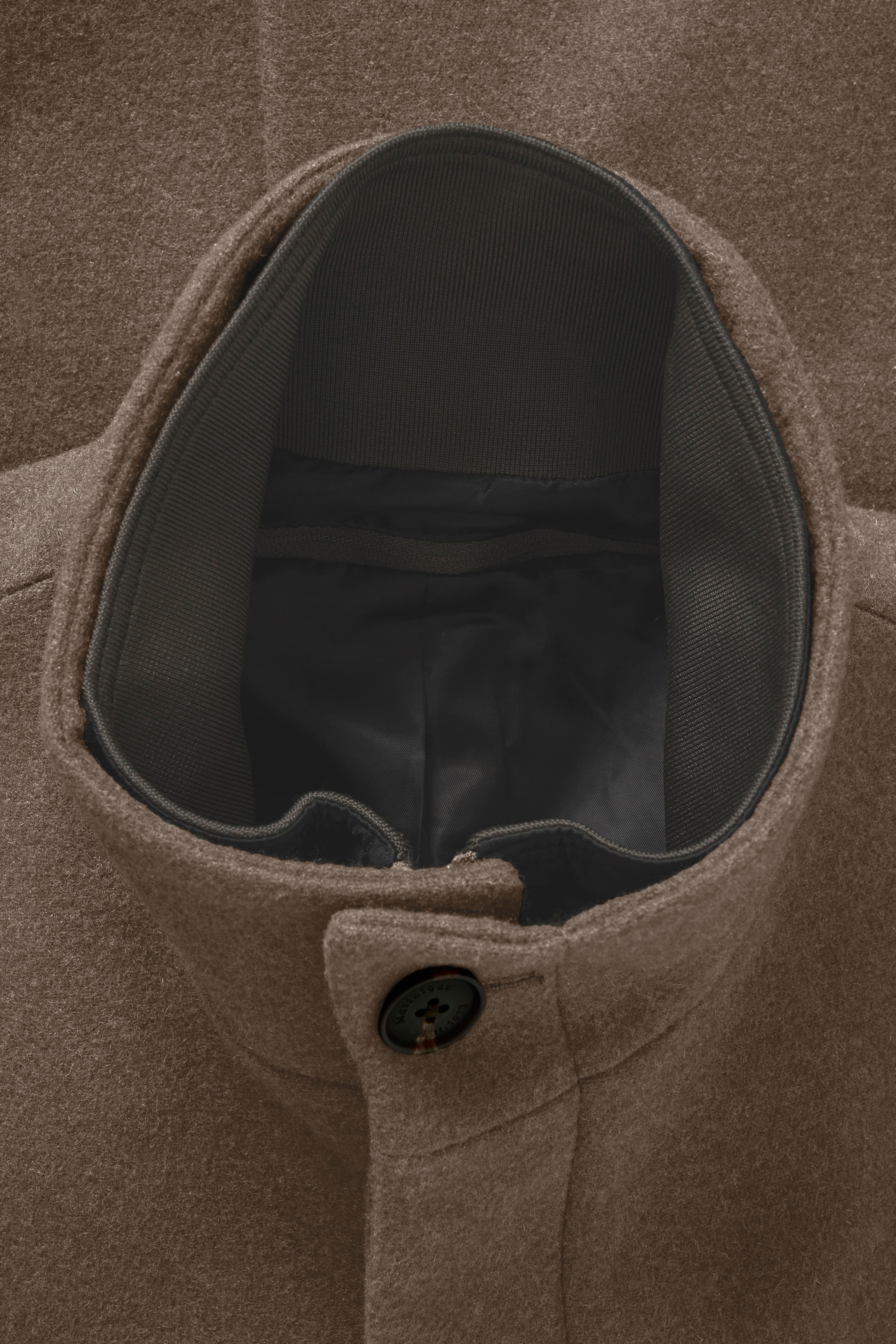 Harvey Wollmantel PACK DETAIL 30203845-181112