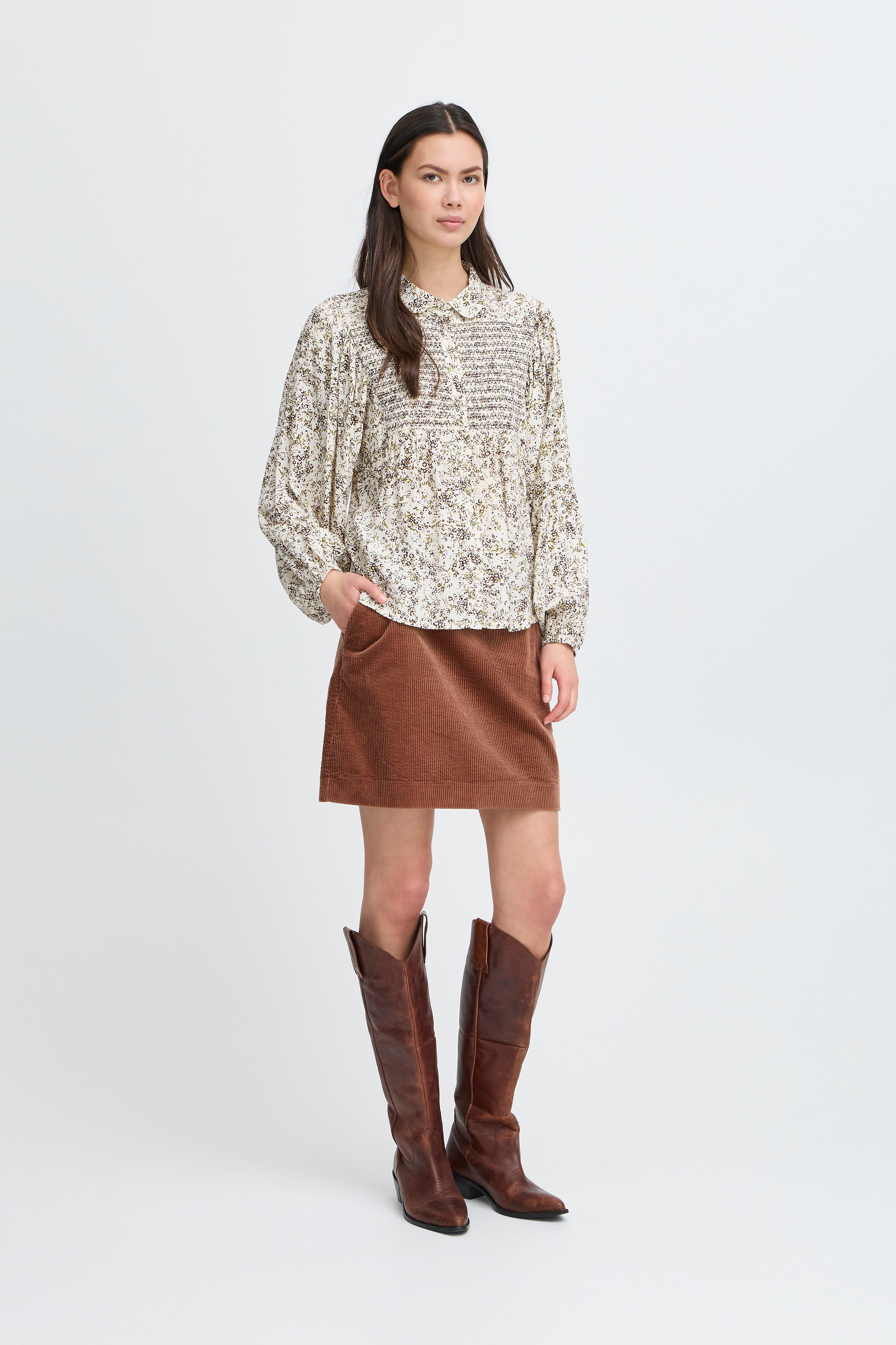 IRMABELLE Skjorta LOOKBOOK FRONT 20124009-900000018