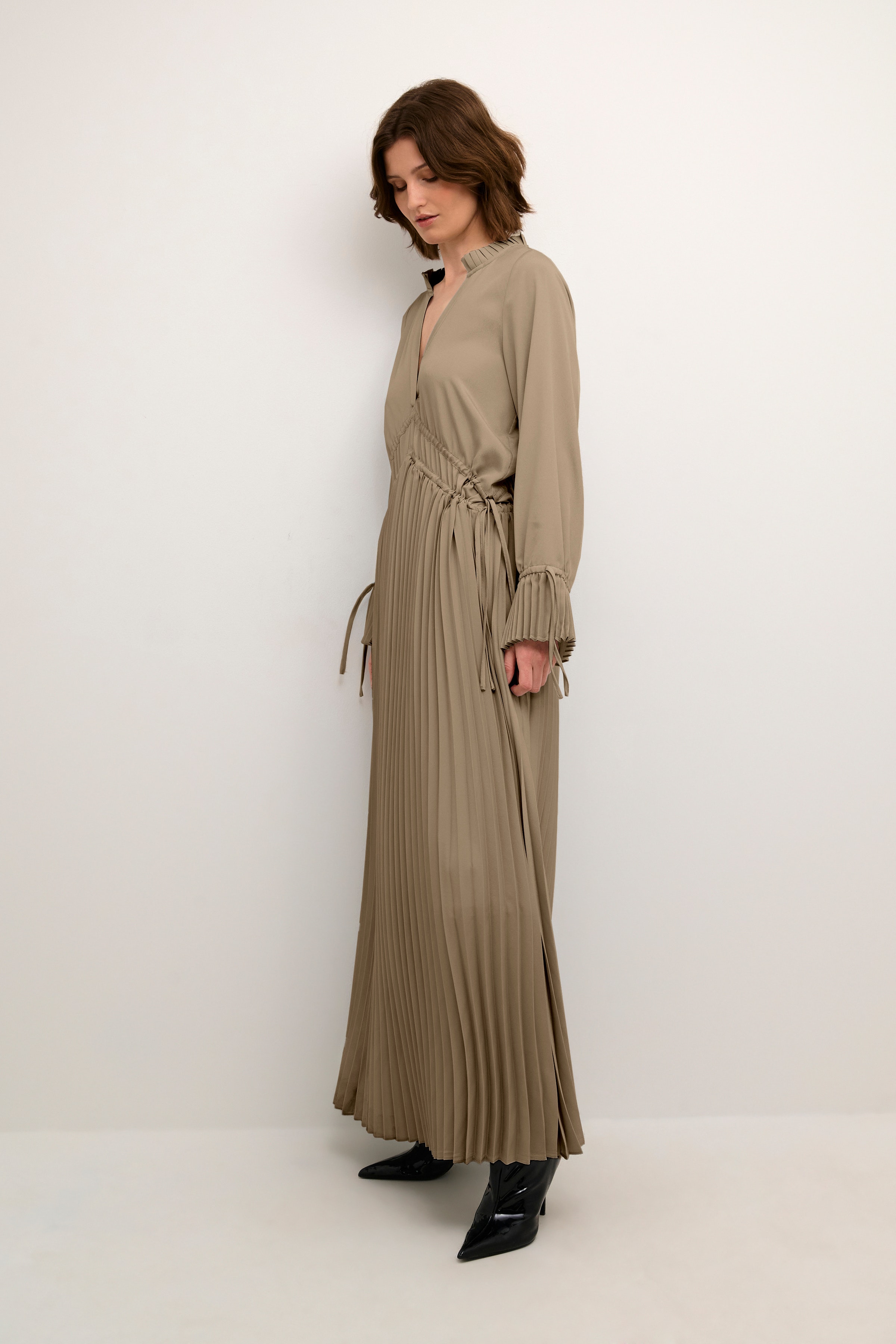 JaceyKB Dress LOOKBOOK FRONT 10104446-181112