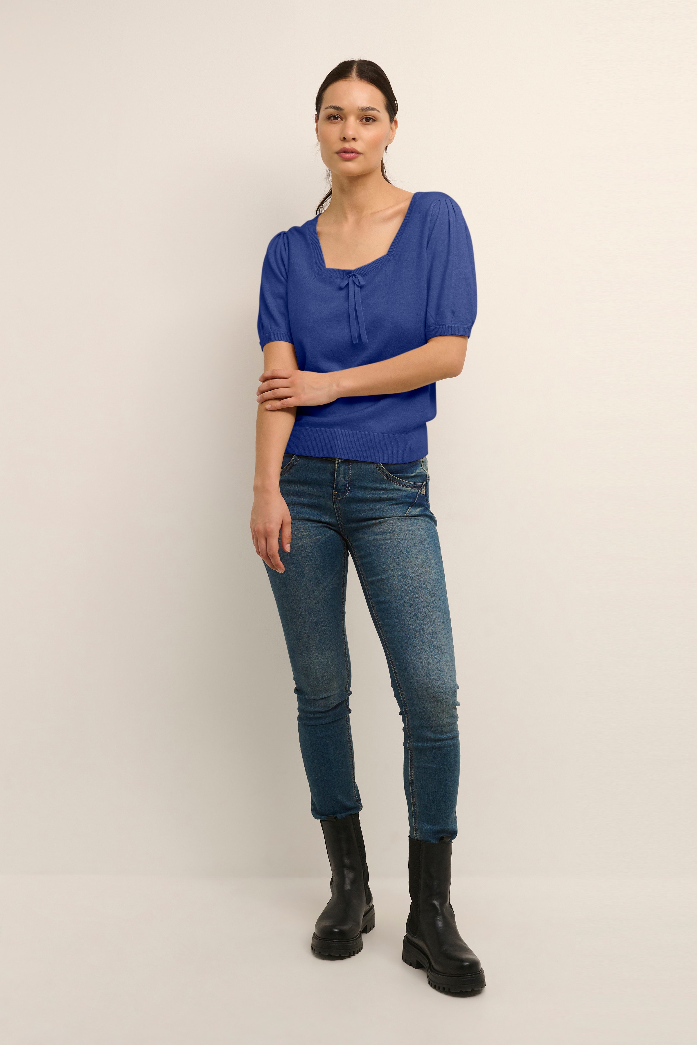 CRDela Pullover LOOKBOOK FRONT 10610035-103079