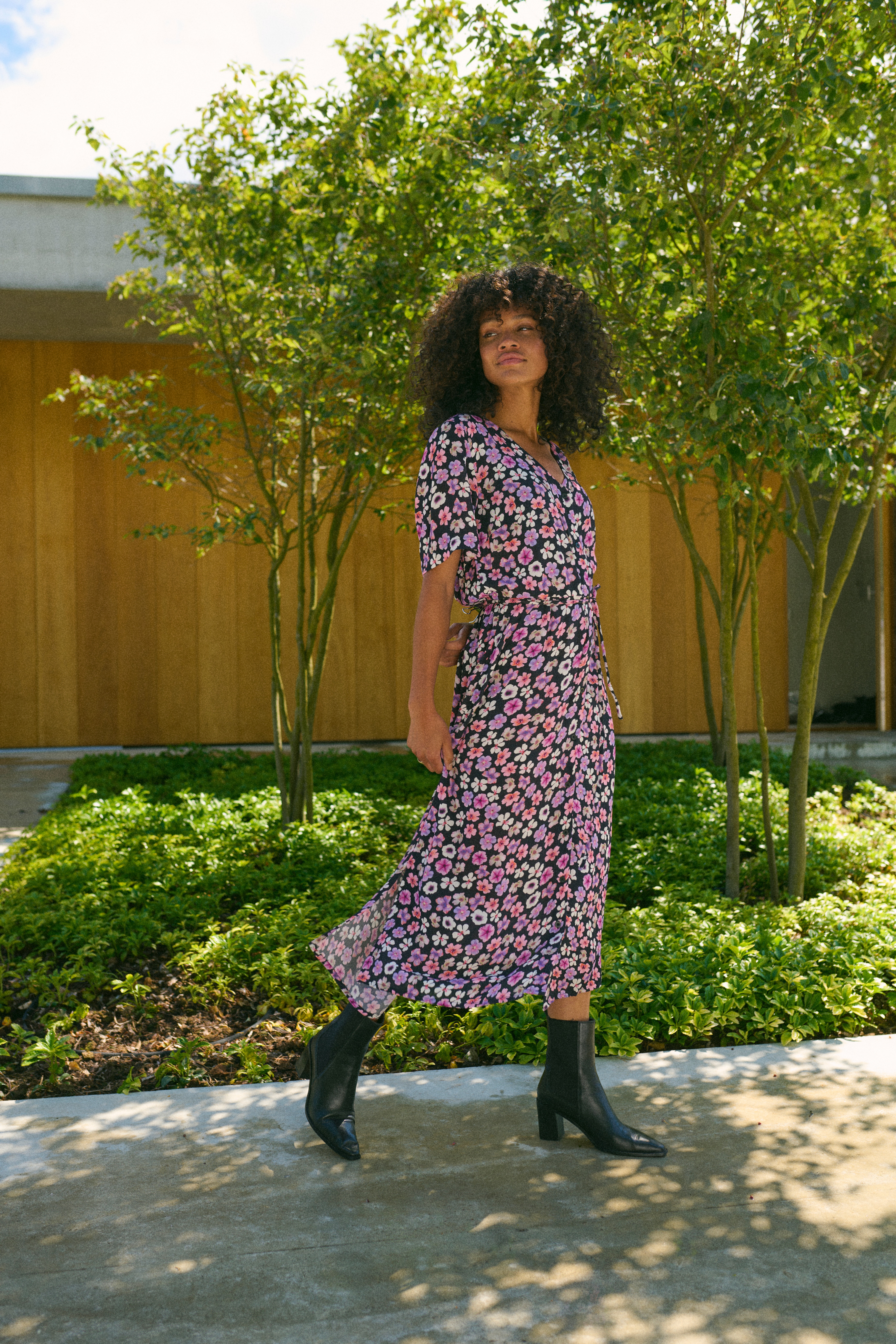 KAtara Robe LOCATION NONE 10507379-104082