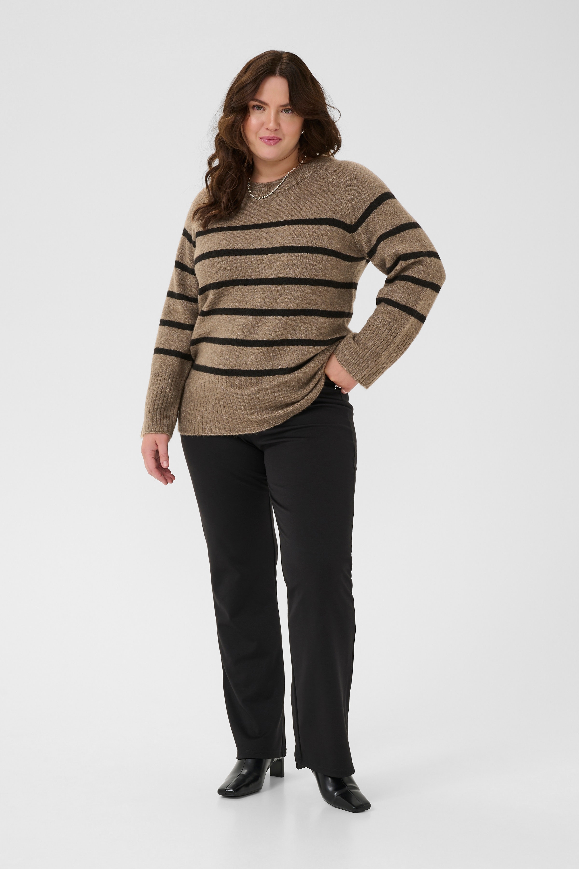 KCerina Pullover LOOKBOOK FRONT 10583794-108598
