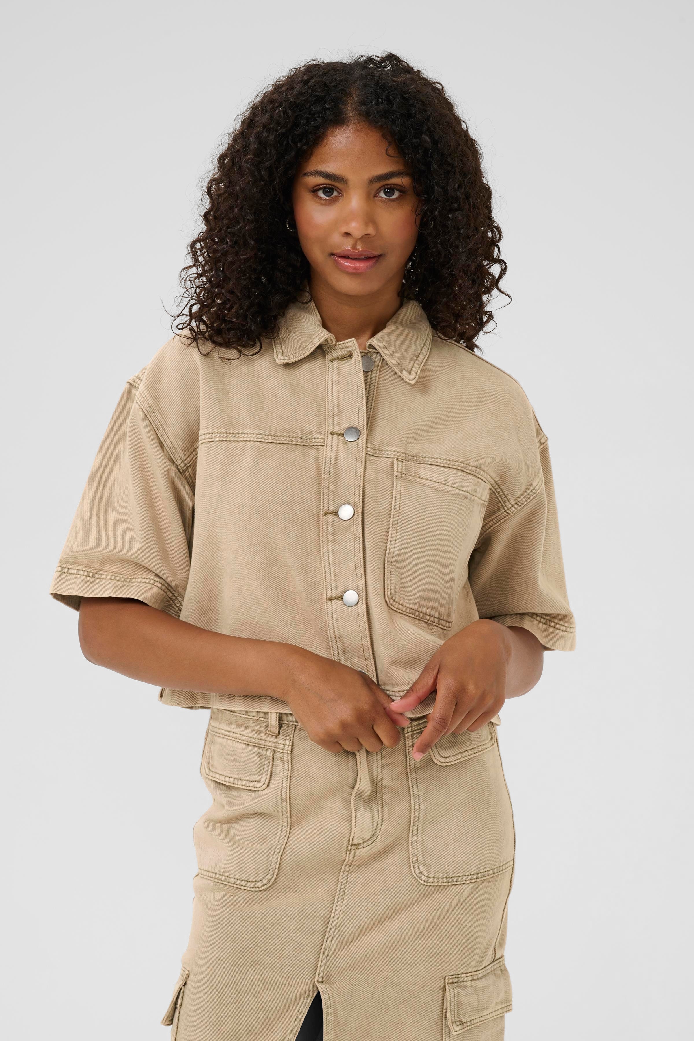 KArania Skjorta LOOKBOOK FRONT 10509870-107384