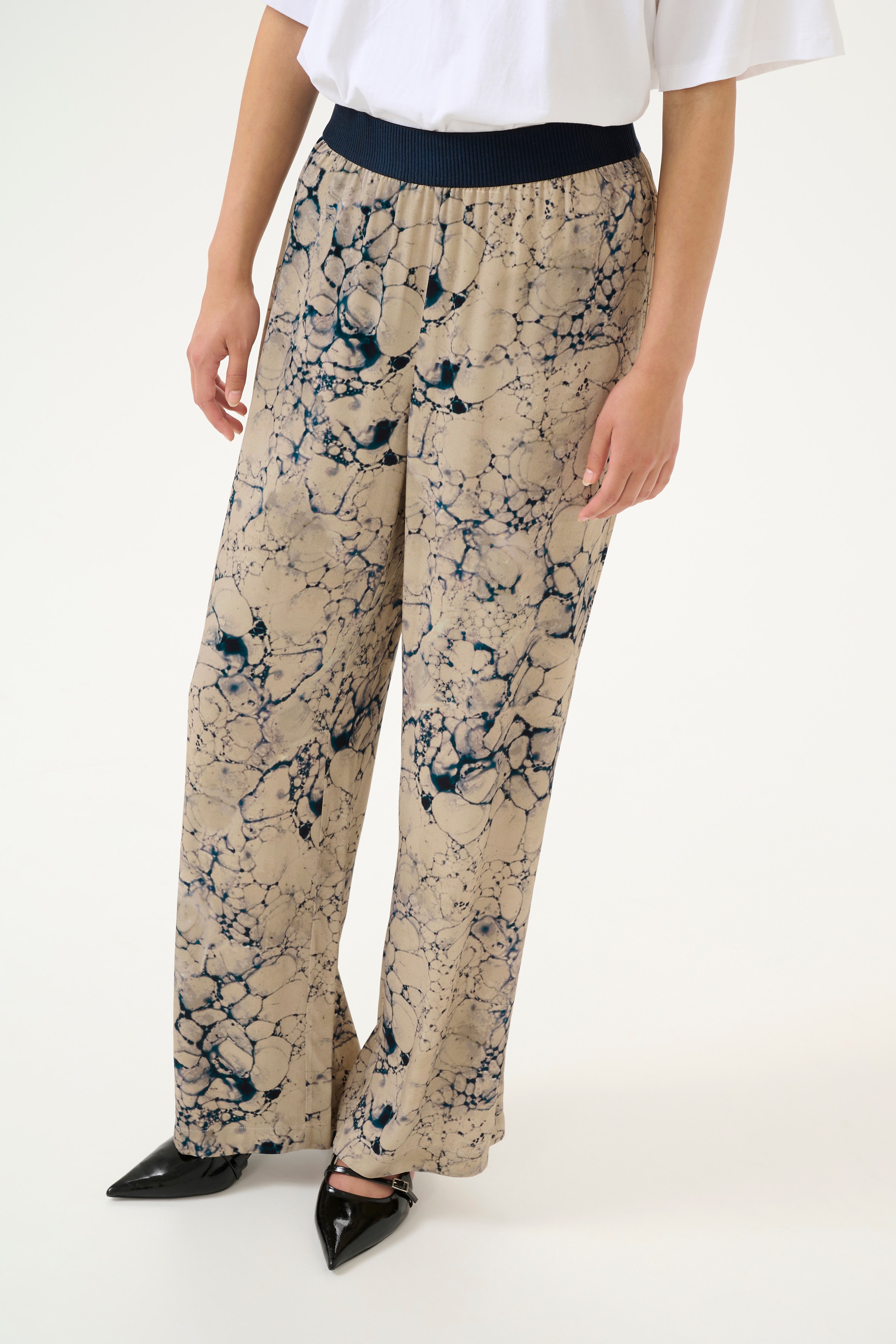 KBRonja Trousers LOOKBOOK FRONT 10105073-106277