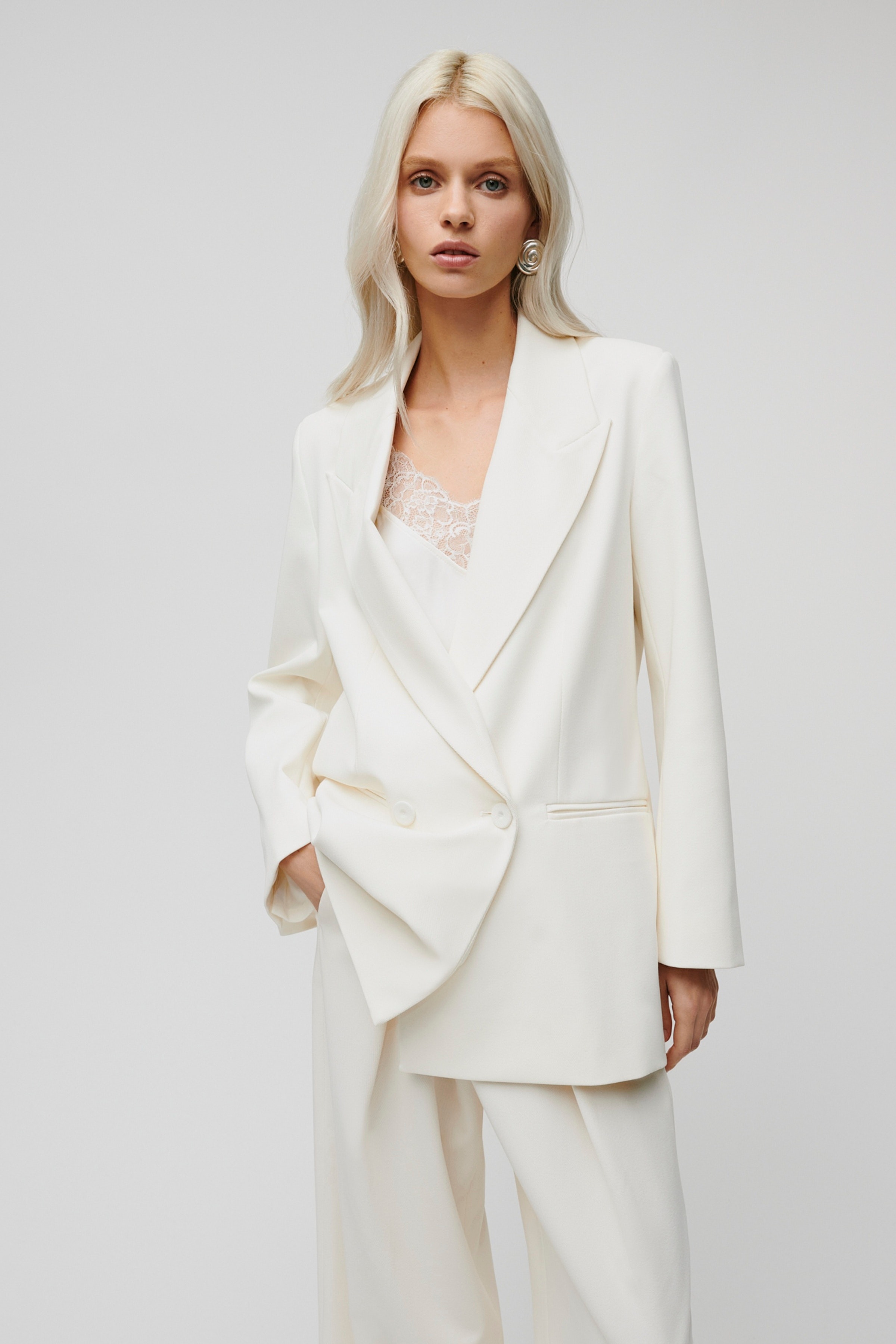 JIL BLAZER LOOKBOOK FRONT 30600559-WH011