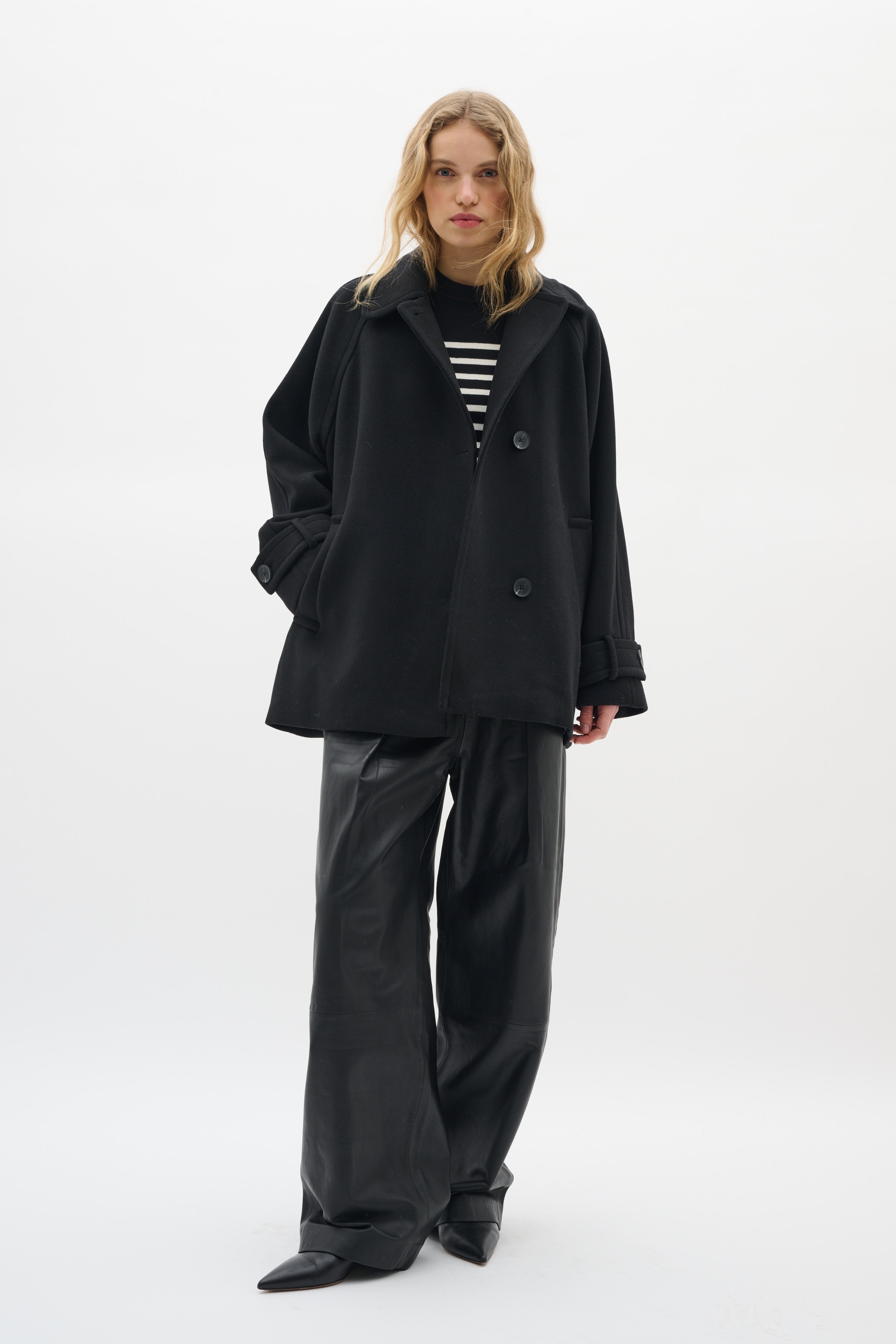 Thora Outerwear LOOKBOOK FRONT 30111082-194008