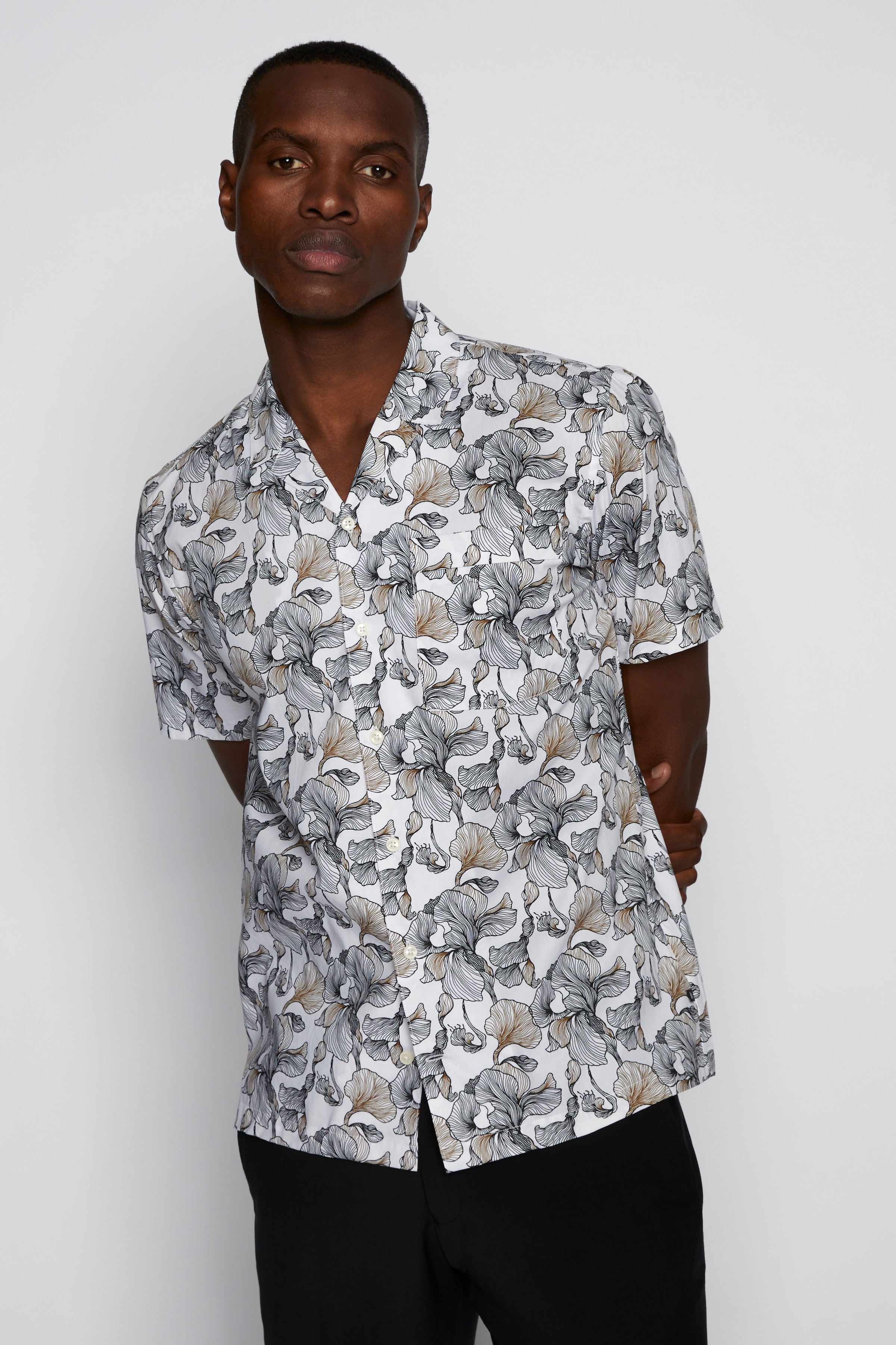 MAtrostol Shirt LOOKBOOK FRONT 30206634-194011