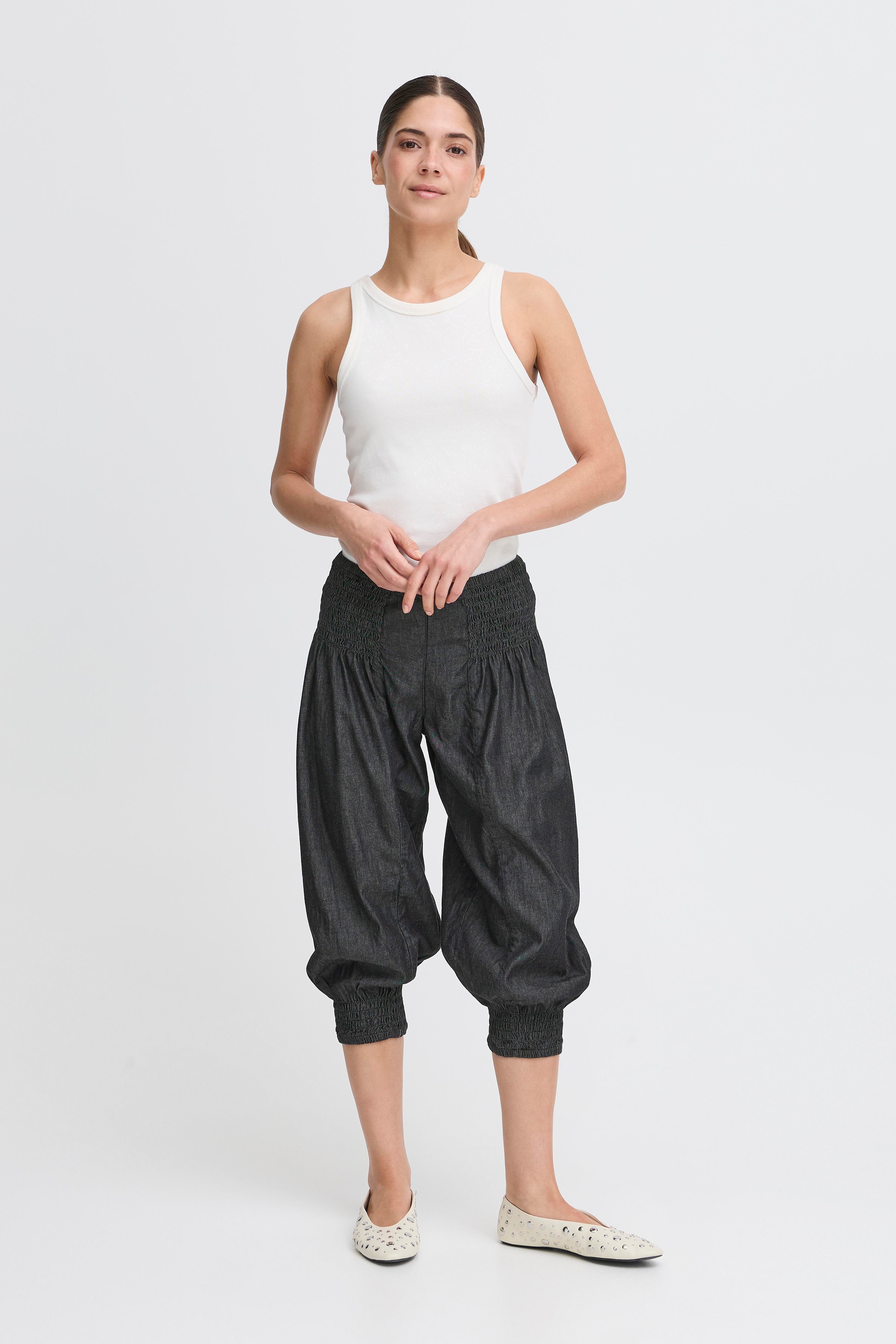 PZJILL Capri Trousers LOOKBOOK FRONT 50209217-200004
