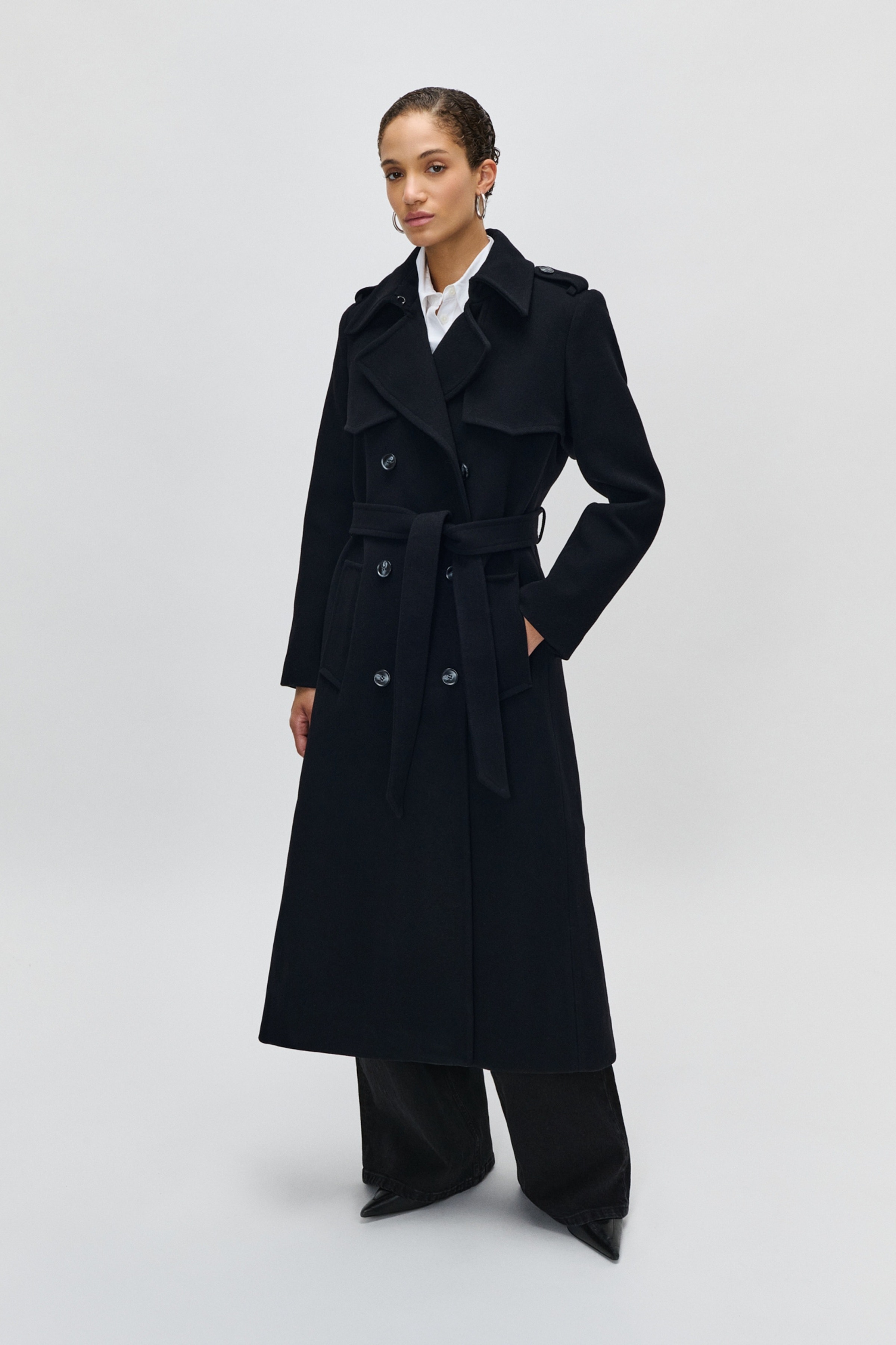 CHARLOTTE ANN COAT LOOKBOOK FRONT 30600567-BL900