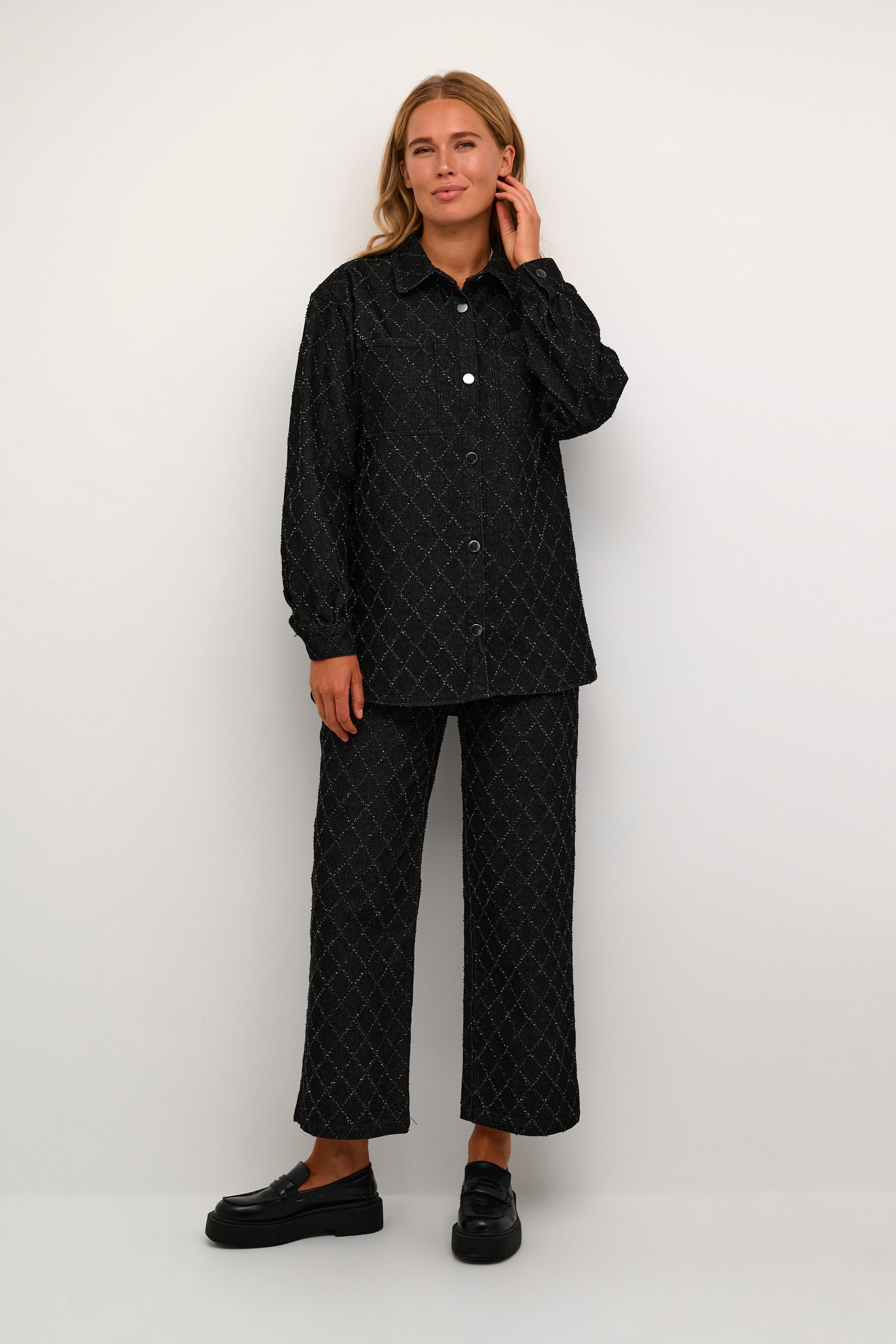 KAolivia Skjorte LOOKBOOK FRONT 10508392-103161