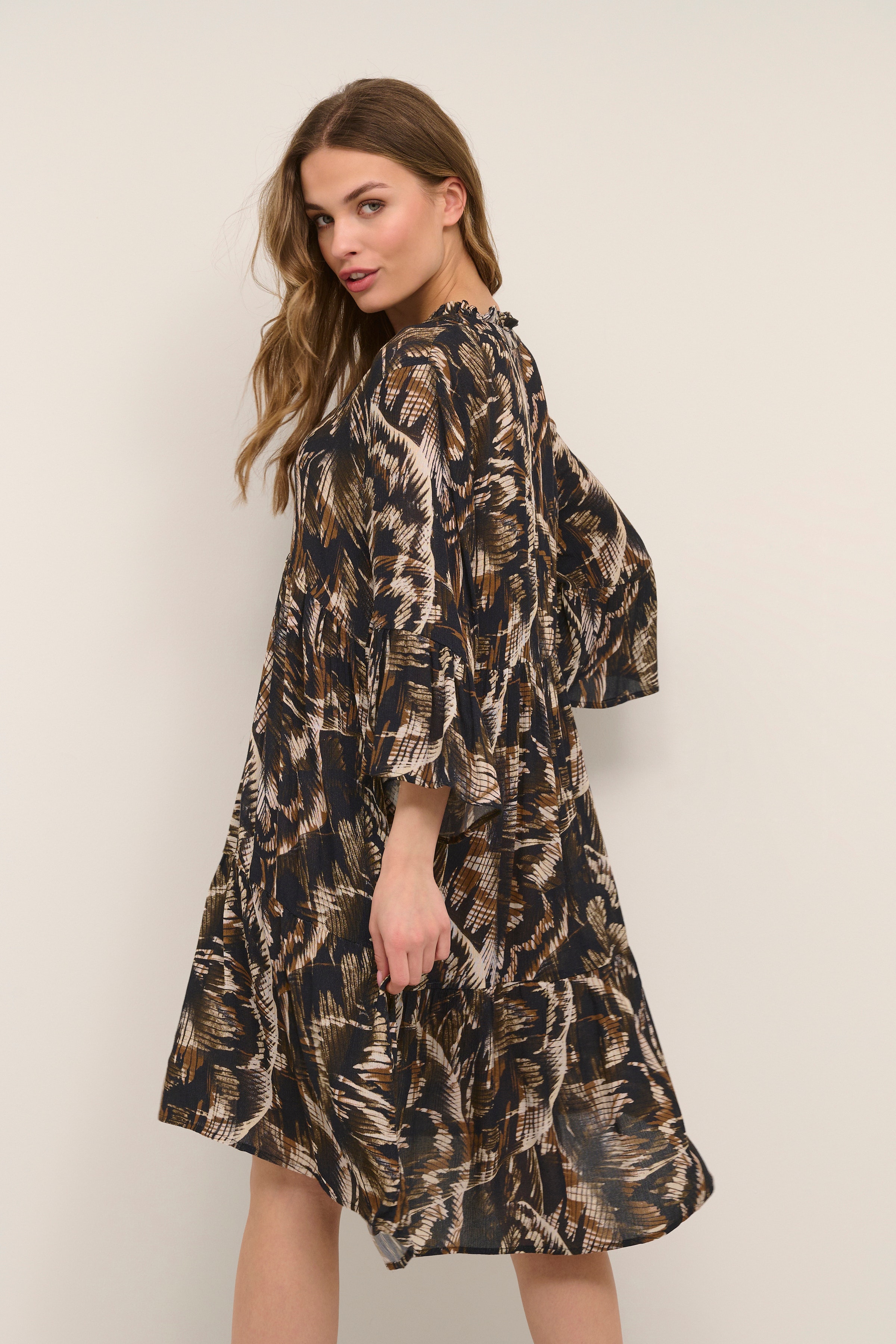 KAerina Dress LOOKBOOK BACK 10506894-103400